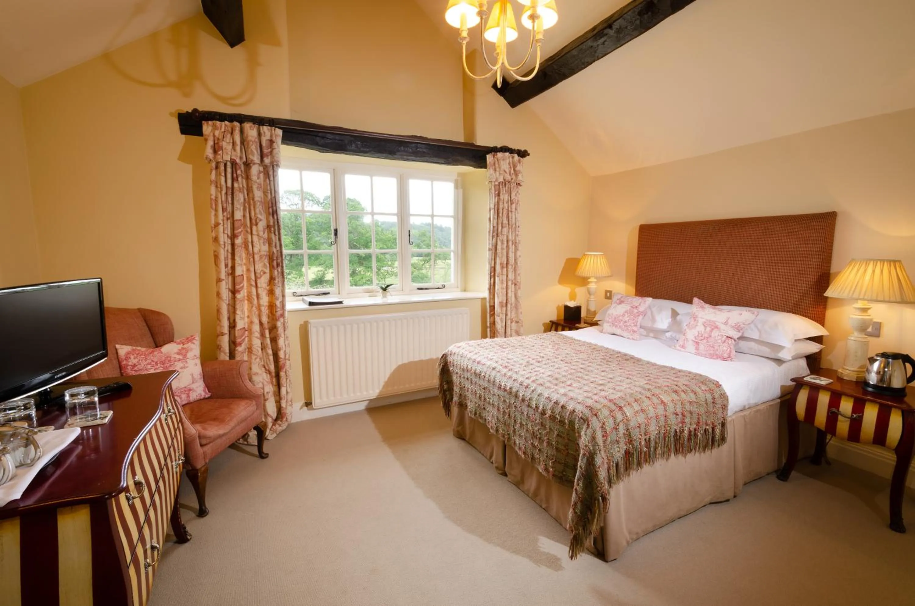 Bed in Eltermere Inn