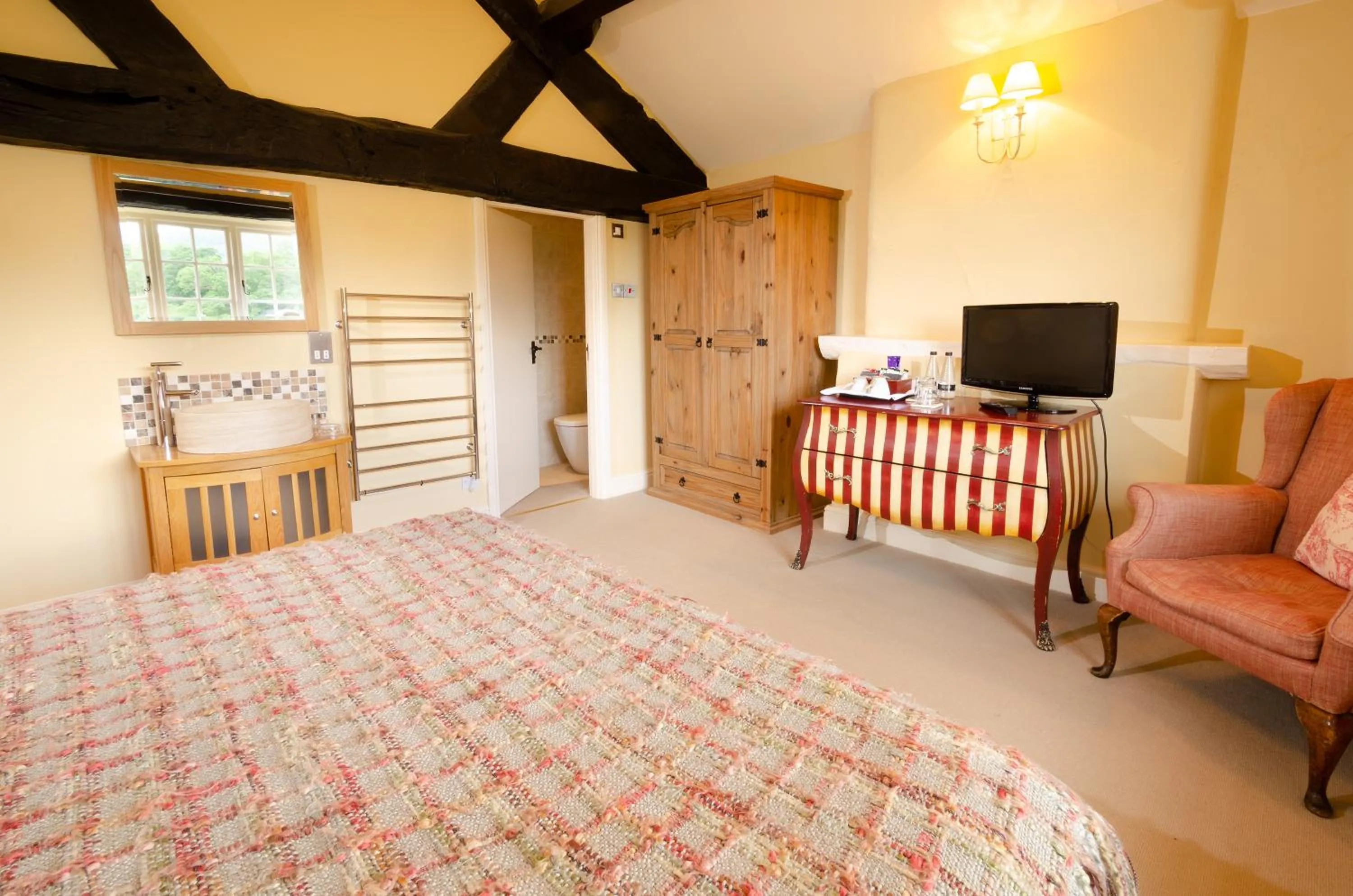 Bed in Eltermere Inn