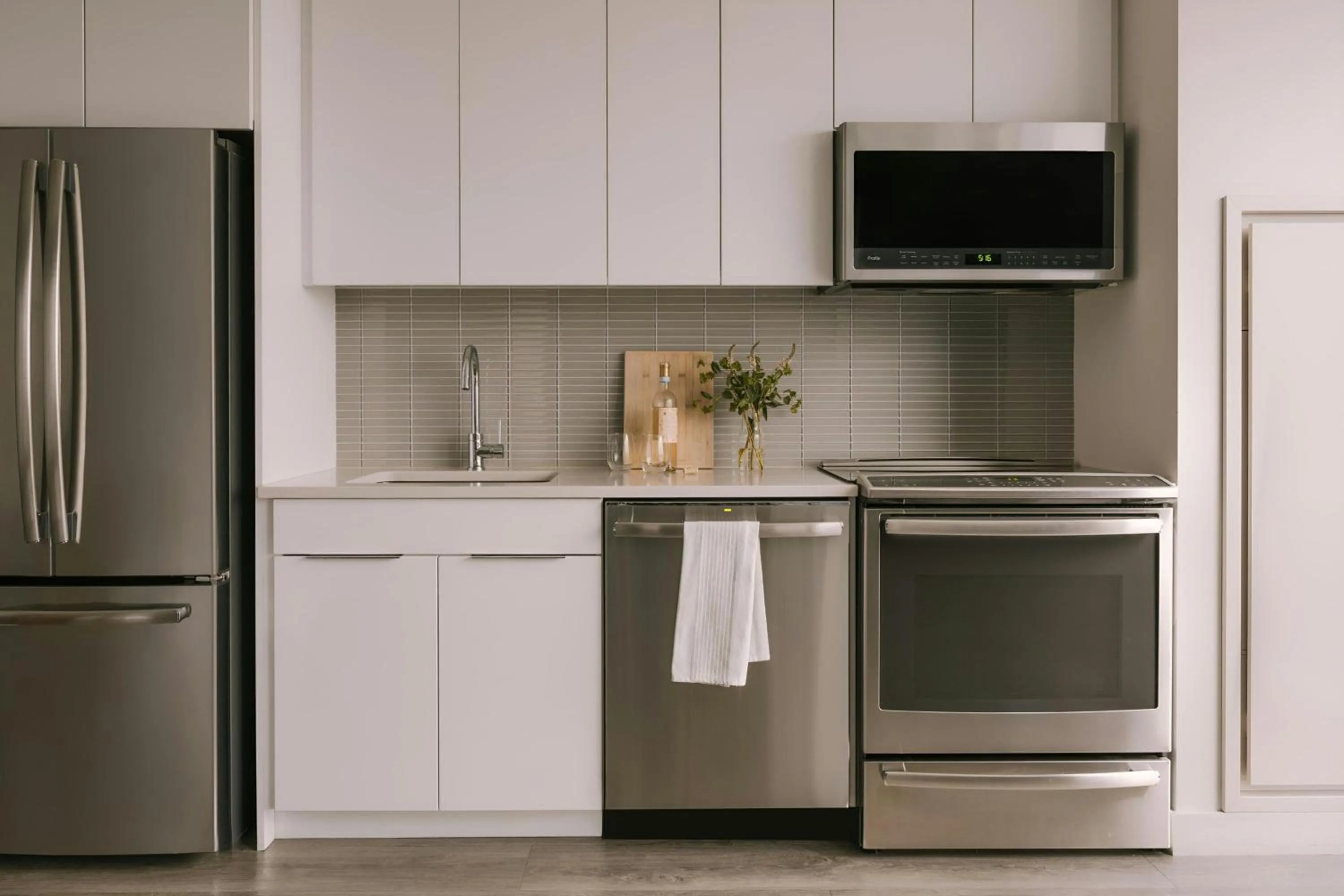 Kitchen or kitchenette in Sonder by Marriott Bonvoy Pierce Boston Apartments Fenway