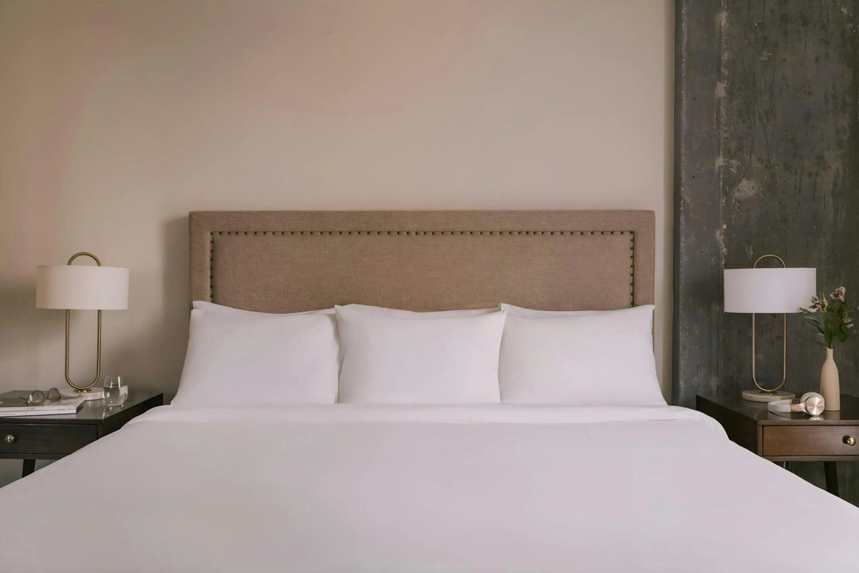 Bedroom, Bed in Sonder by Marriott Bonvoy Pierce Boston Apartments Fenway