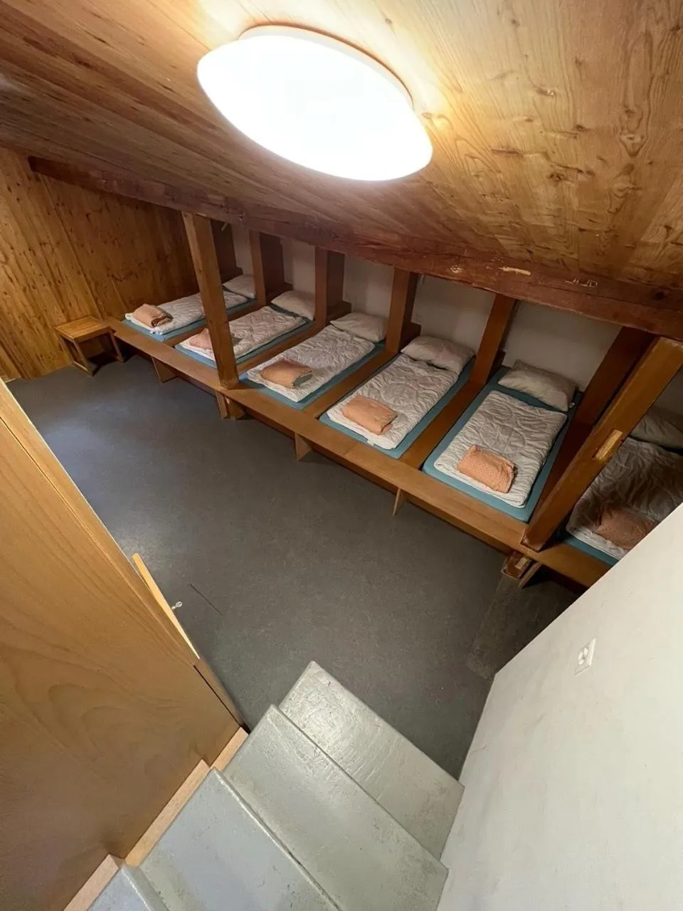 Photo of the whole room, Bed in Grindelwald Youth Hostel