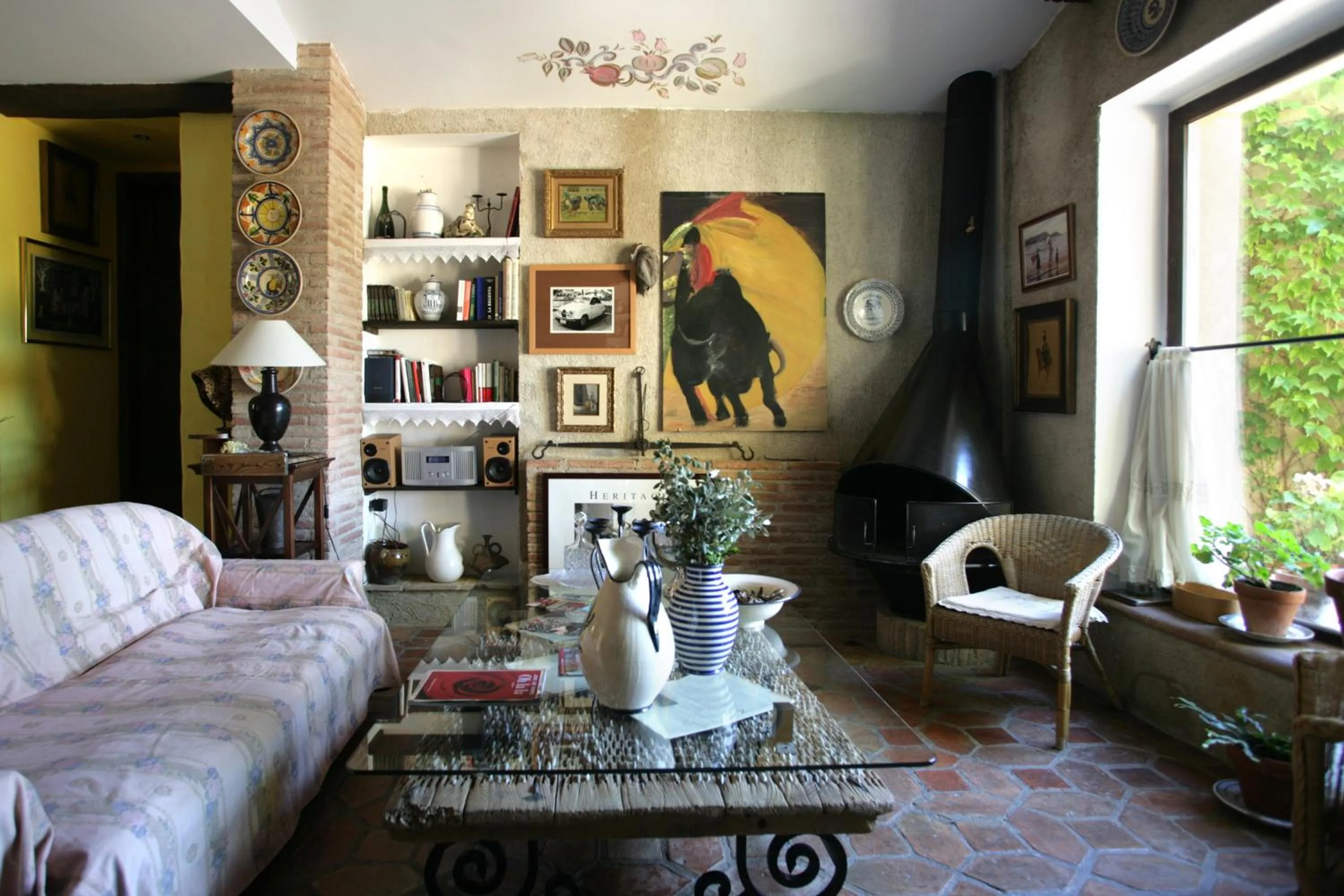 Library in Hotel La Posada de Lalola