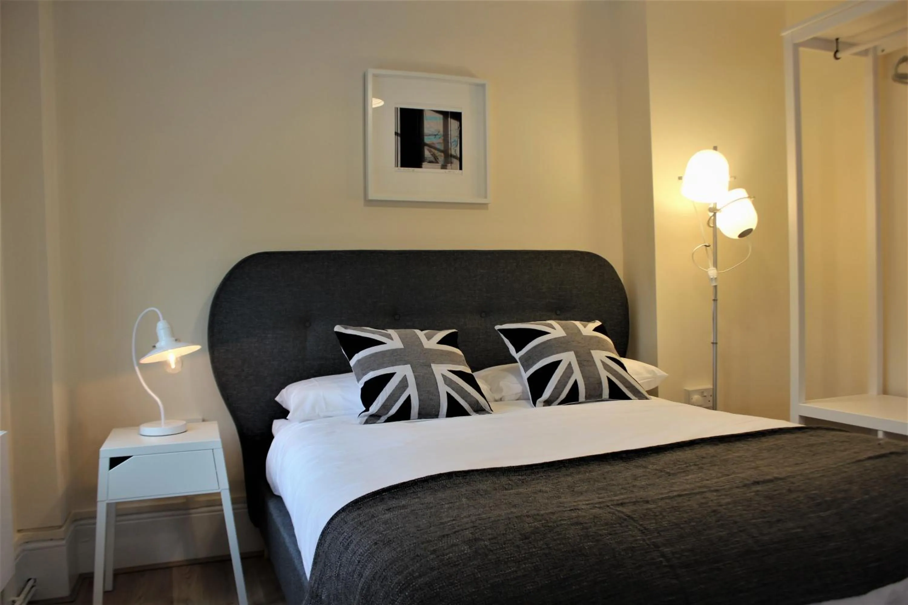 Bed in RIOSHOUSE George-Inn