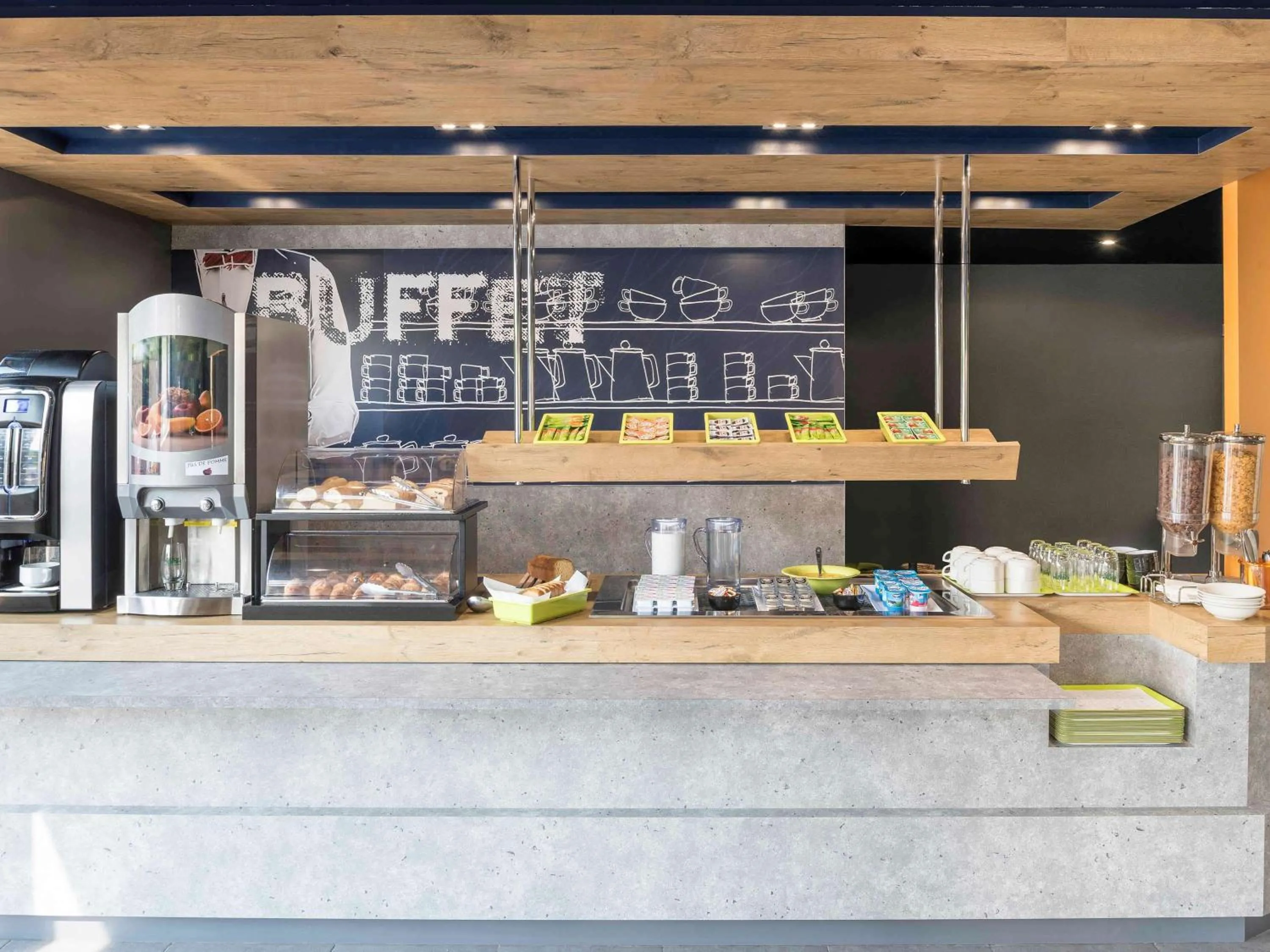 Restaurant/places to eat in ibis Budget Bobigny Pantin