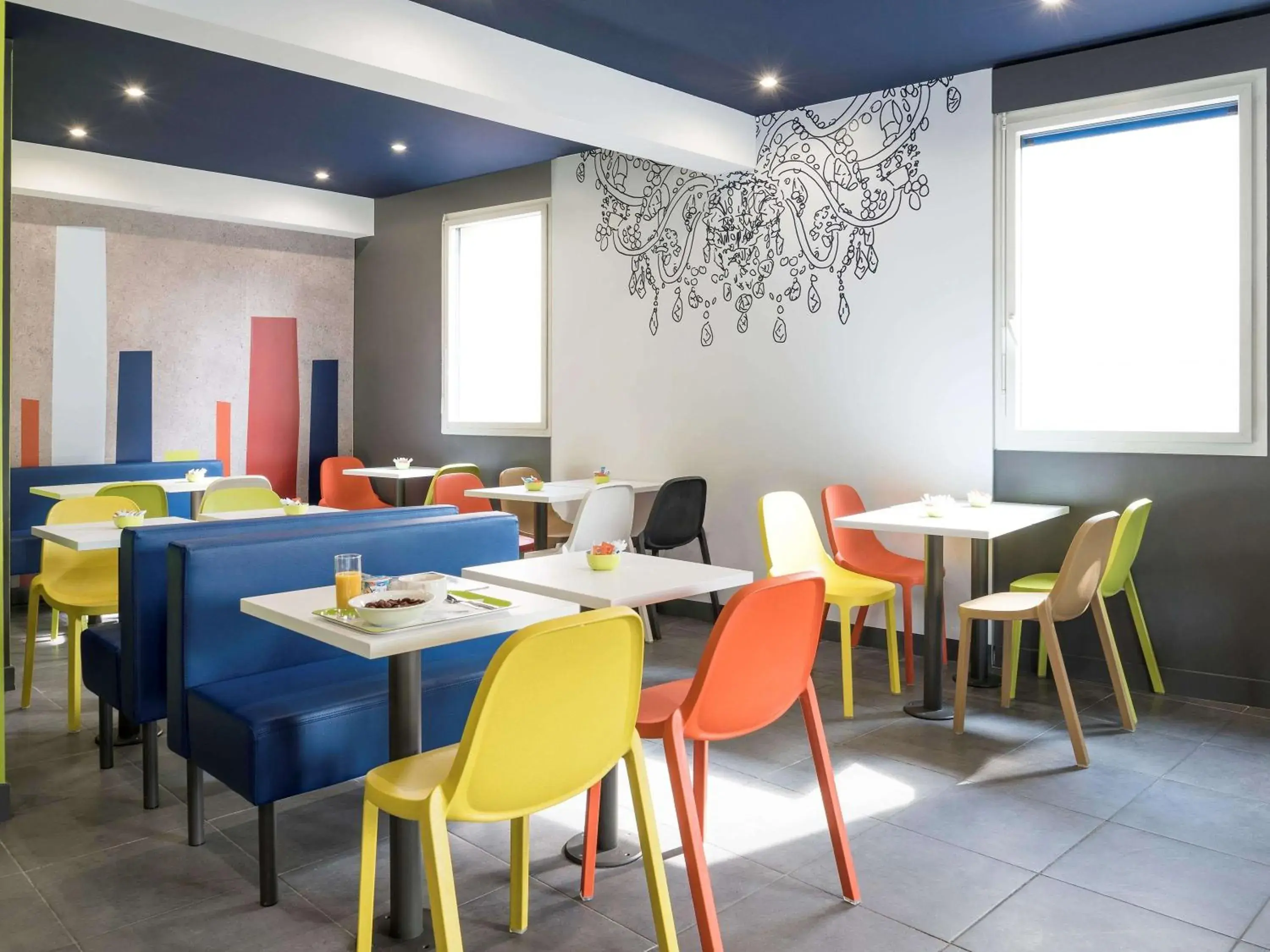 Restaurant/Places to Eat in ibis Budget Bobigny Pantin