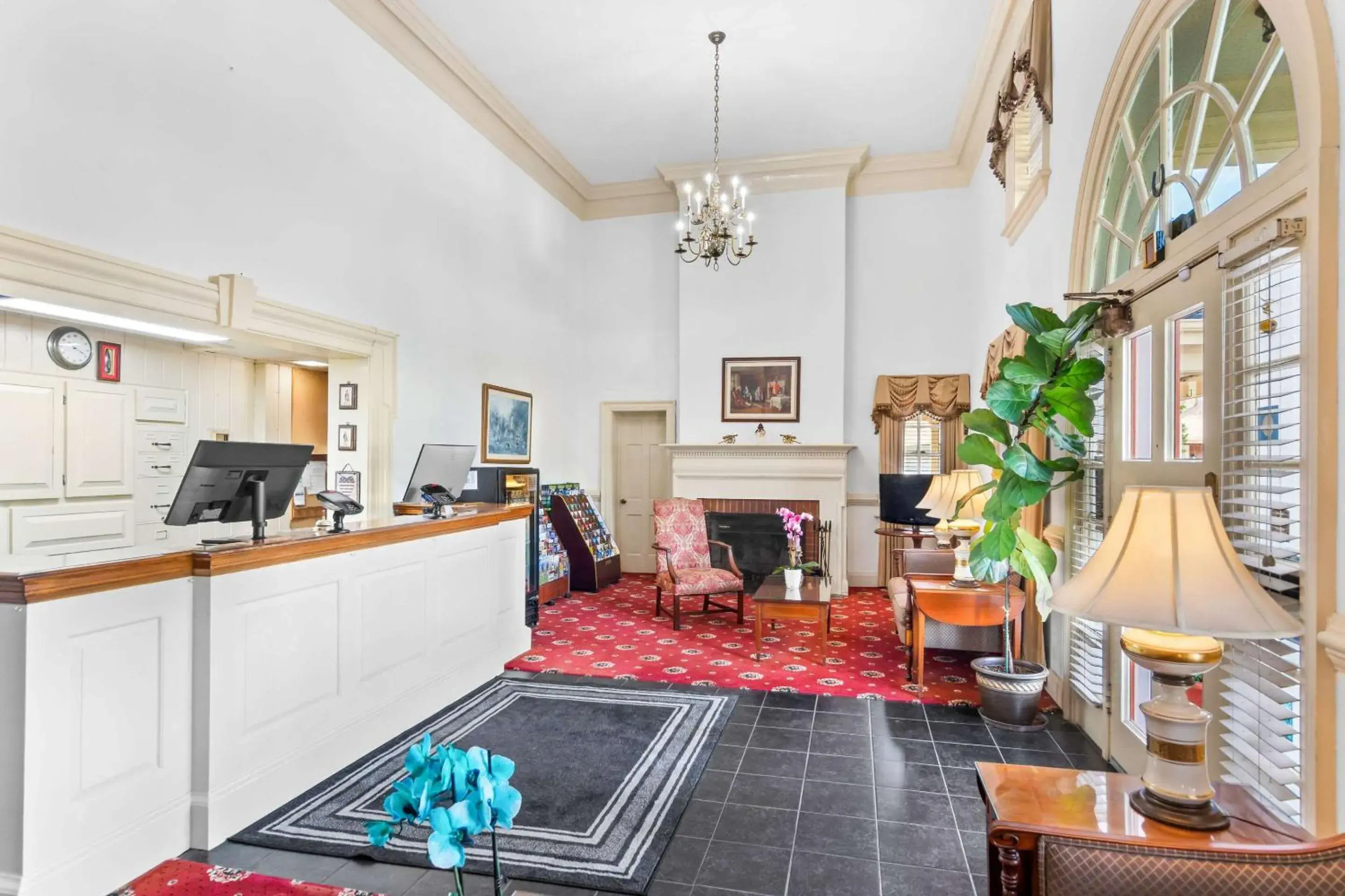 Lobby or reception in Rodeway Inn Historic Lobby or reception in Rodeway Inn Historic