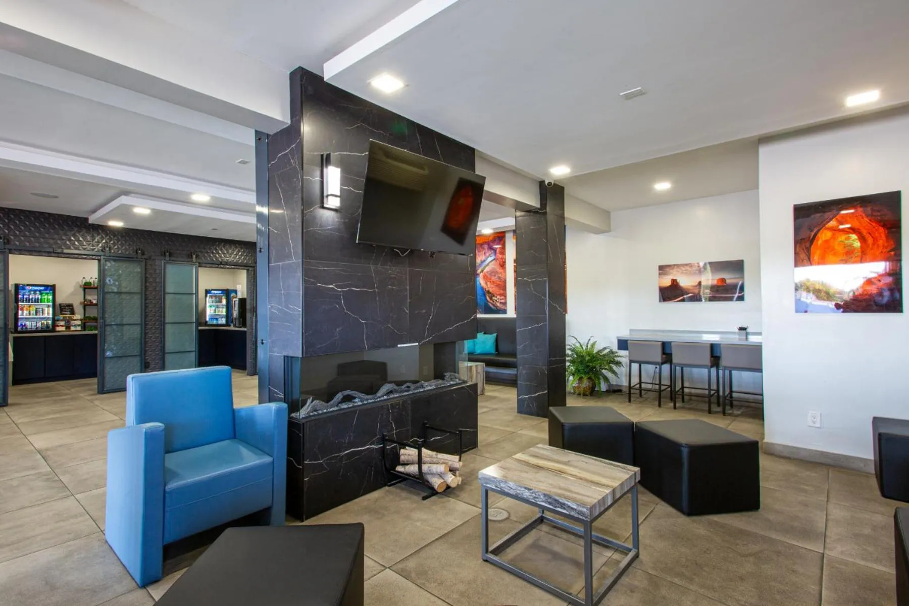 Evening entertainment in Hotel Elev8 Flagstaff, Trademark Collection by Wyndham