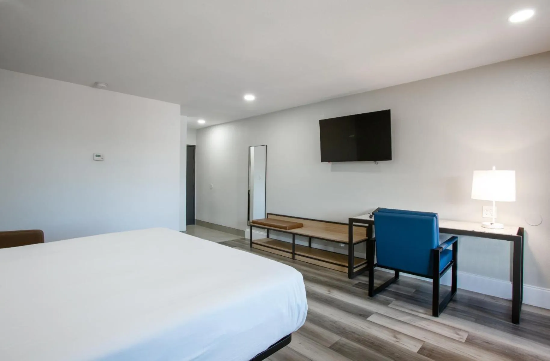 Bed in Hotel Elev8 Flagstaff, Trademark Collection by Wyndham