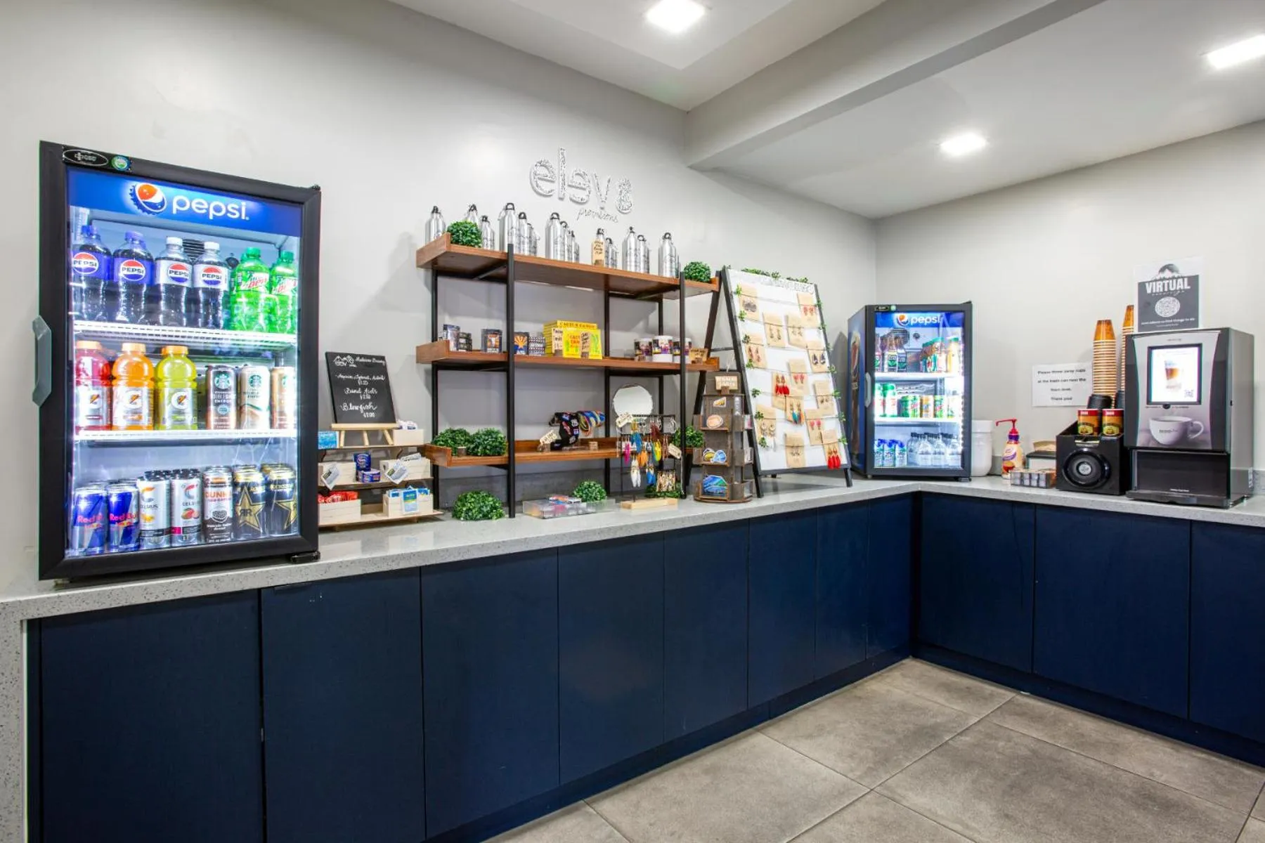 Food and drinks in Hotel Elev8 Flagstaff, Trademark Collection by Wyndham