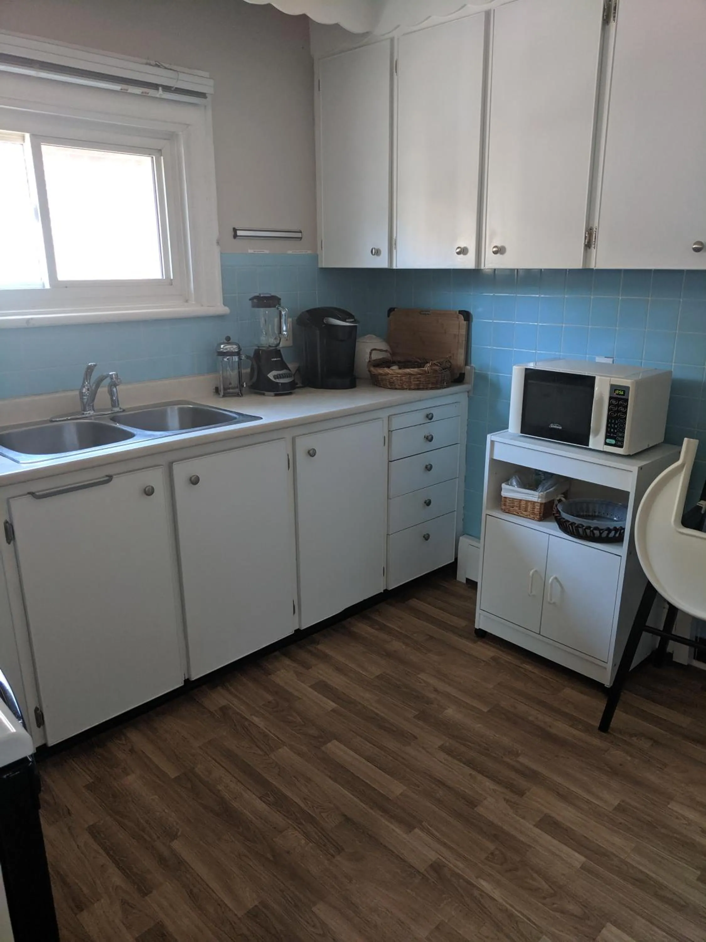 Kitchen or kitchenette in Elcho's ExplOre Ottawa #3