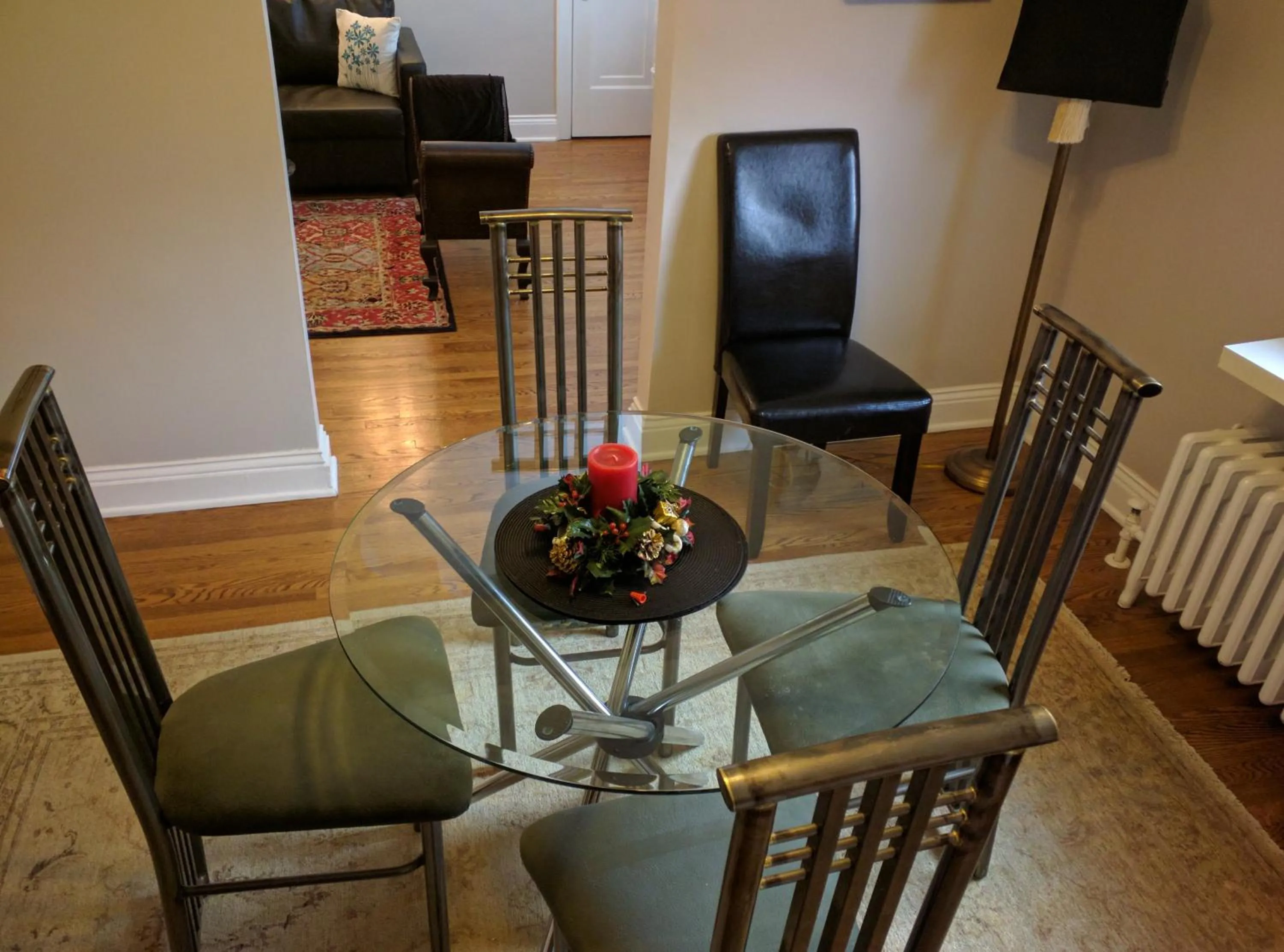 Dining area in Elcho's ExplOre Ottawa #3