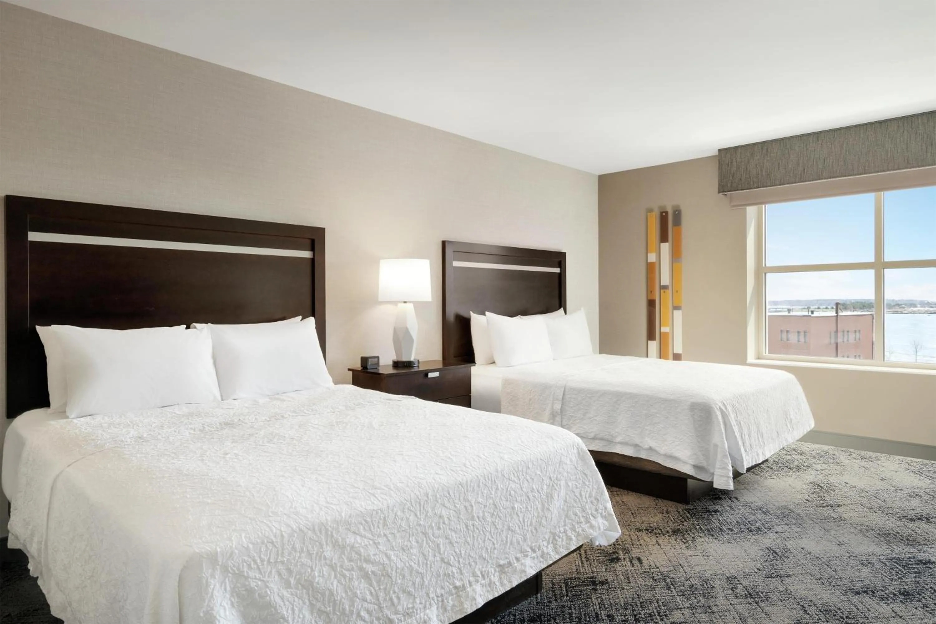 Bed in Hampton Inn Portland Downtown Waterfront