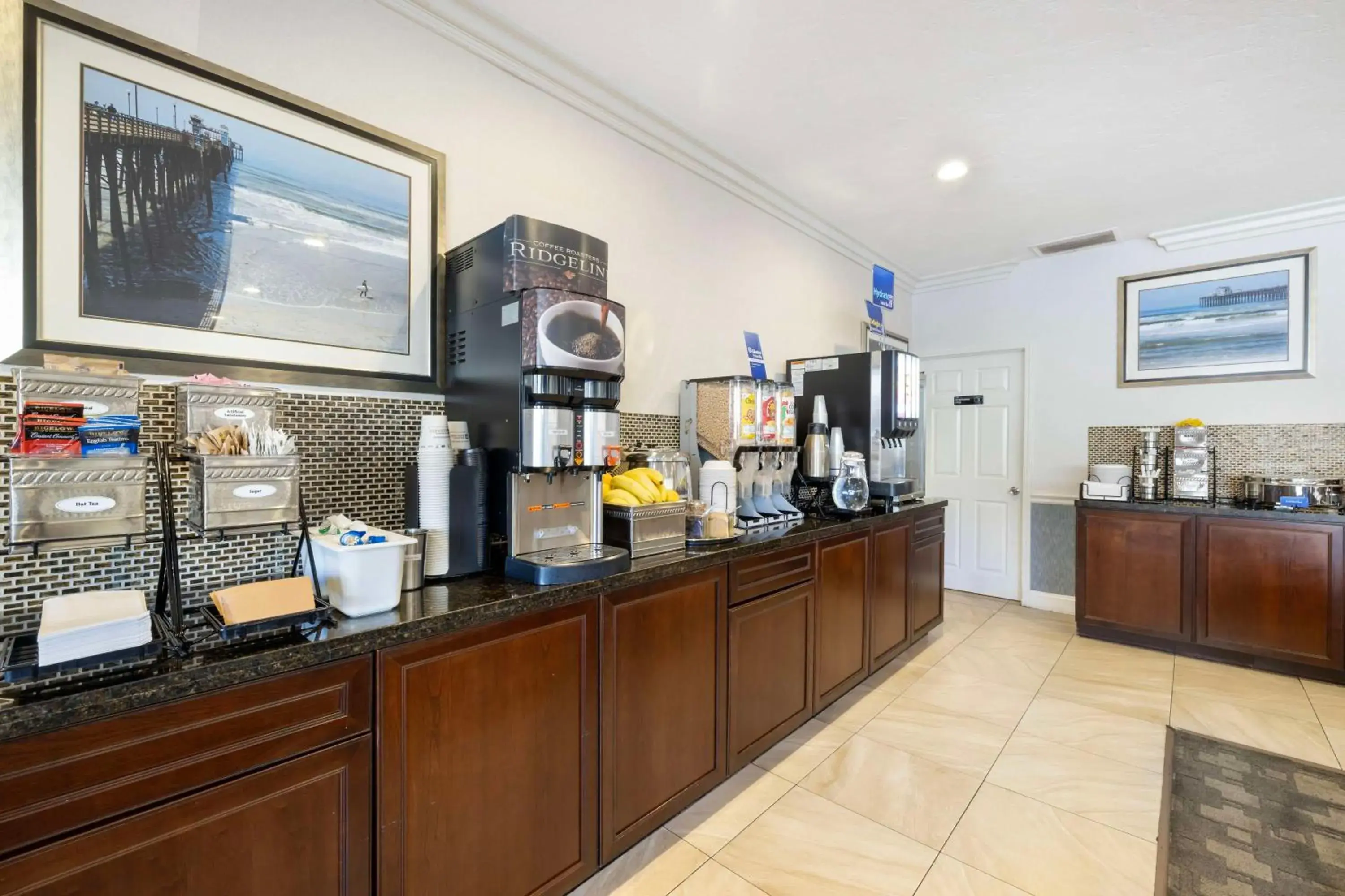 Restaurant/places to eat in Best Western Oceanside Inn Restaurant/places to eat in Best Western Oceanside Inn