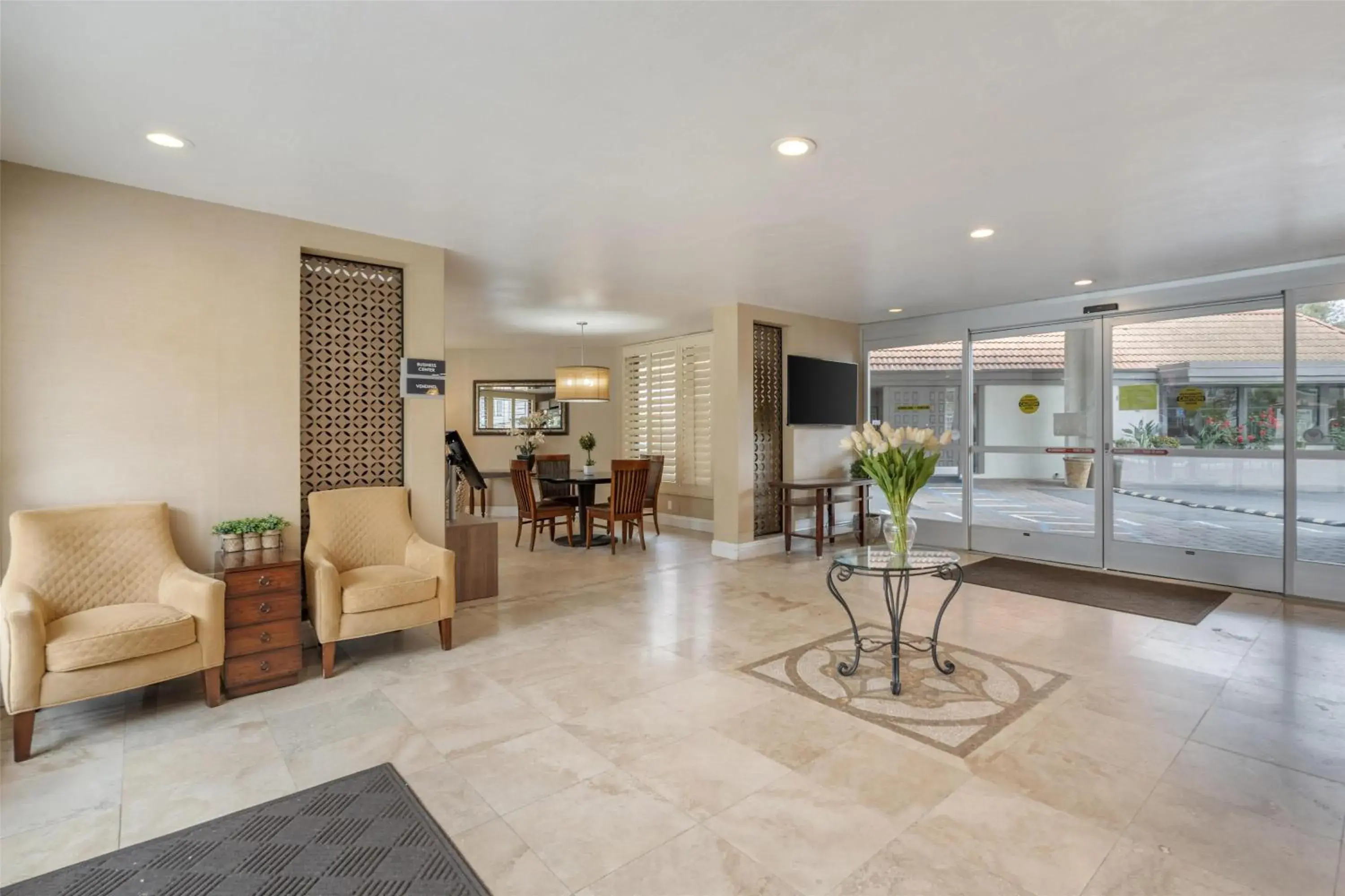 Lobby or reception in Best Western Oceanside Inn Lobby or reception in Best Western Oceanside Inn