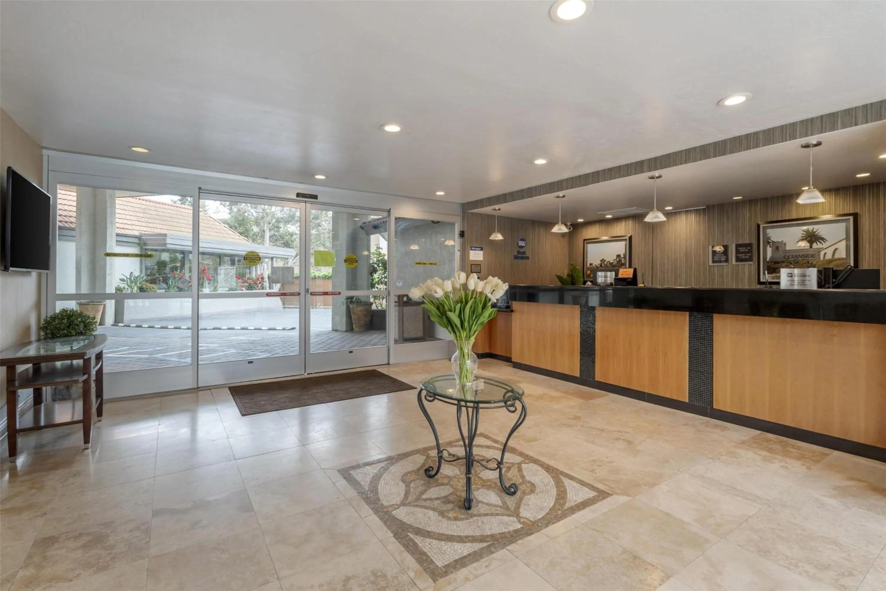Lobby or reception in Best Western Oceanside Inn