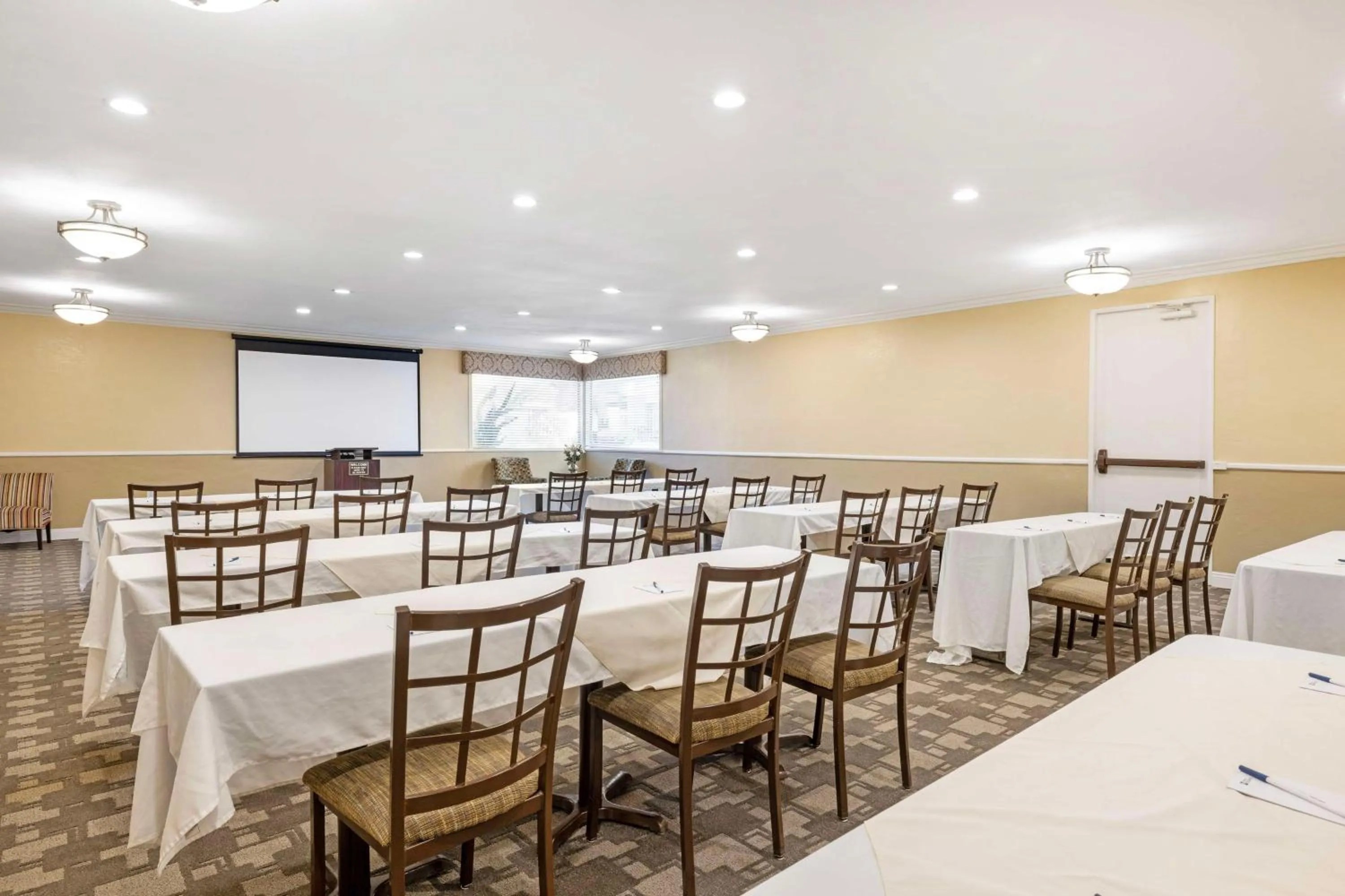 Meeting/conference room in Best Western Oceanside Inn