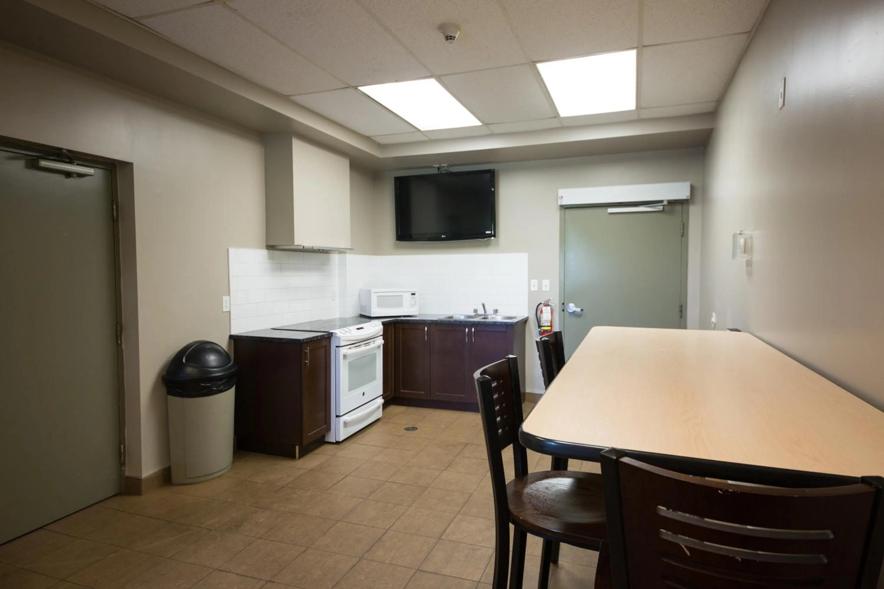 Kitchen or kitchenette in Residence & Conference Centre - Windsor