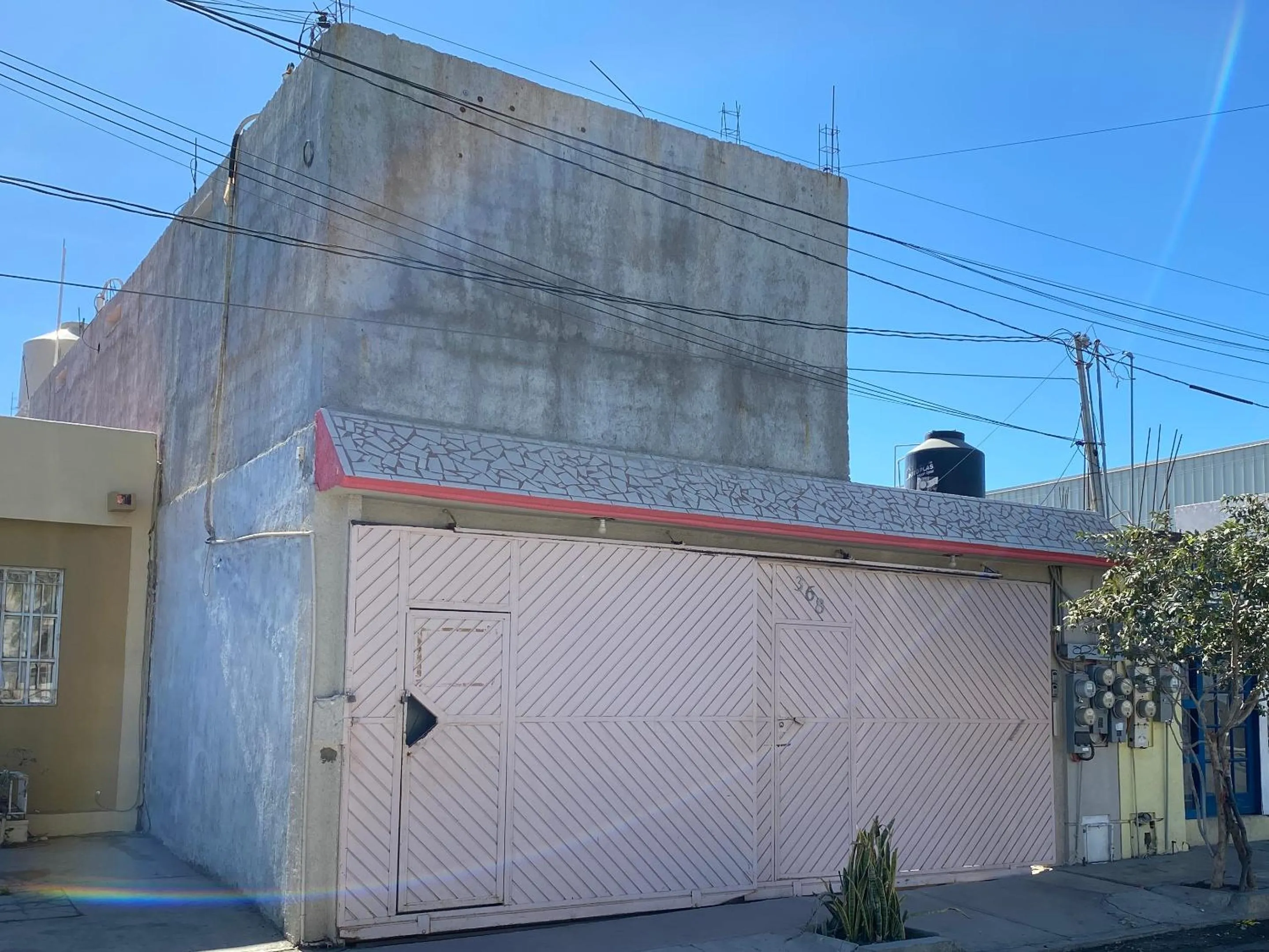 Property building in Estancia del Sol