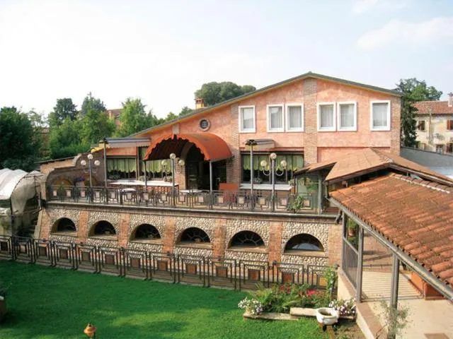Property building in Hotel Il Chiostro