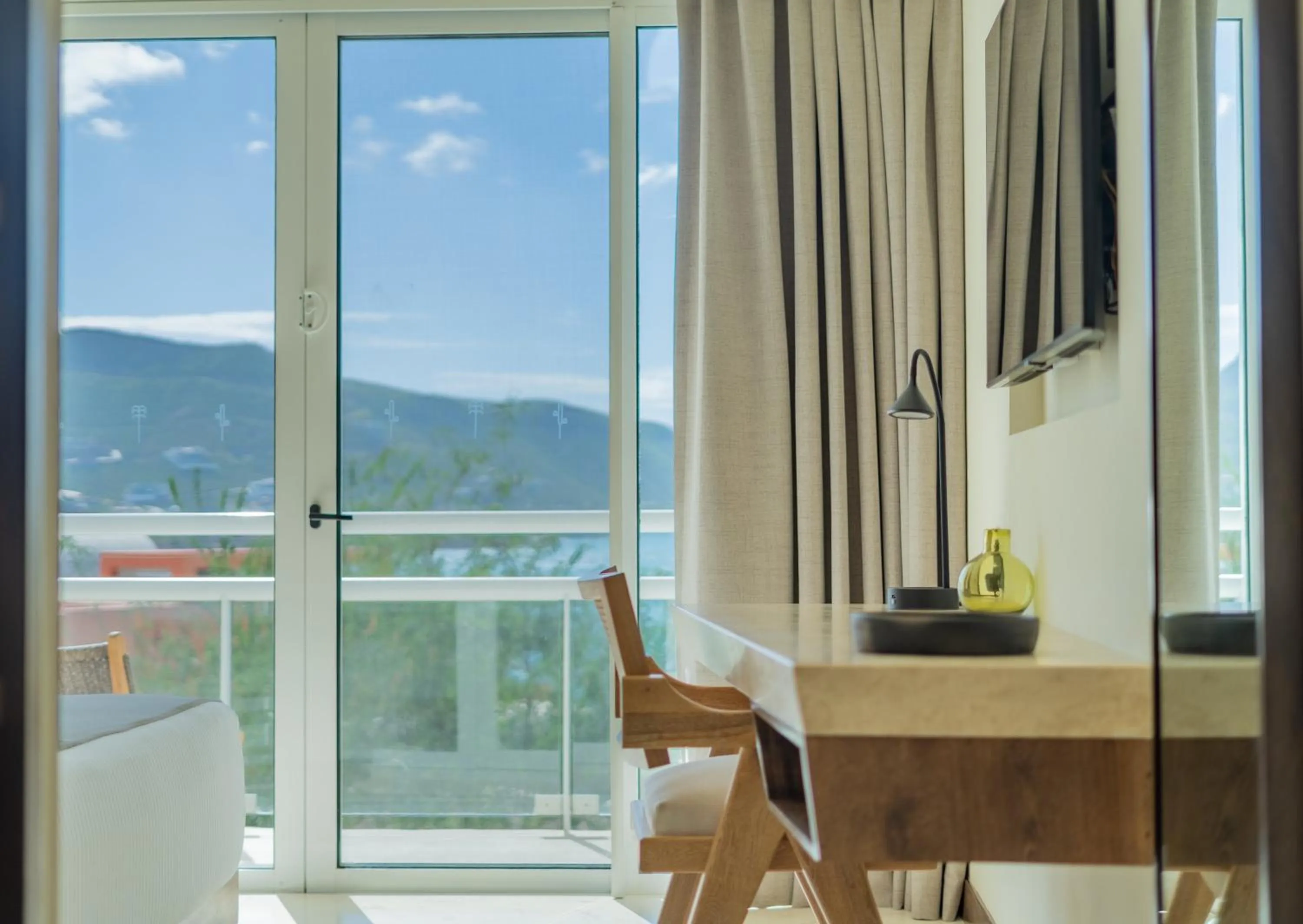 Photo of the whole room in Hotel Indigo La Paz Puerta Cortes by IHG