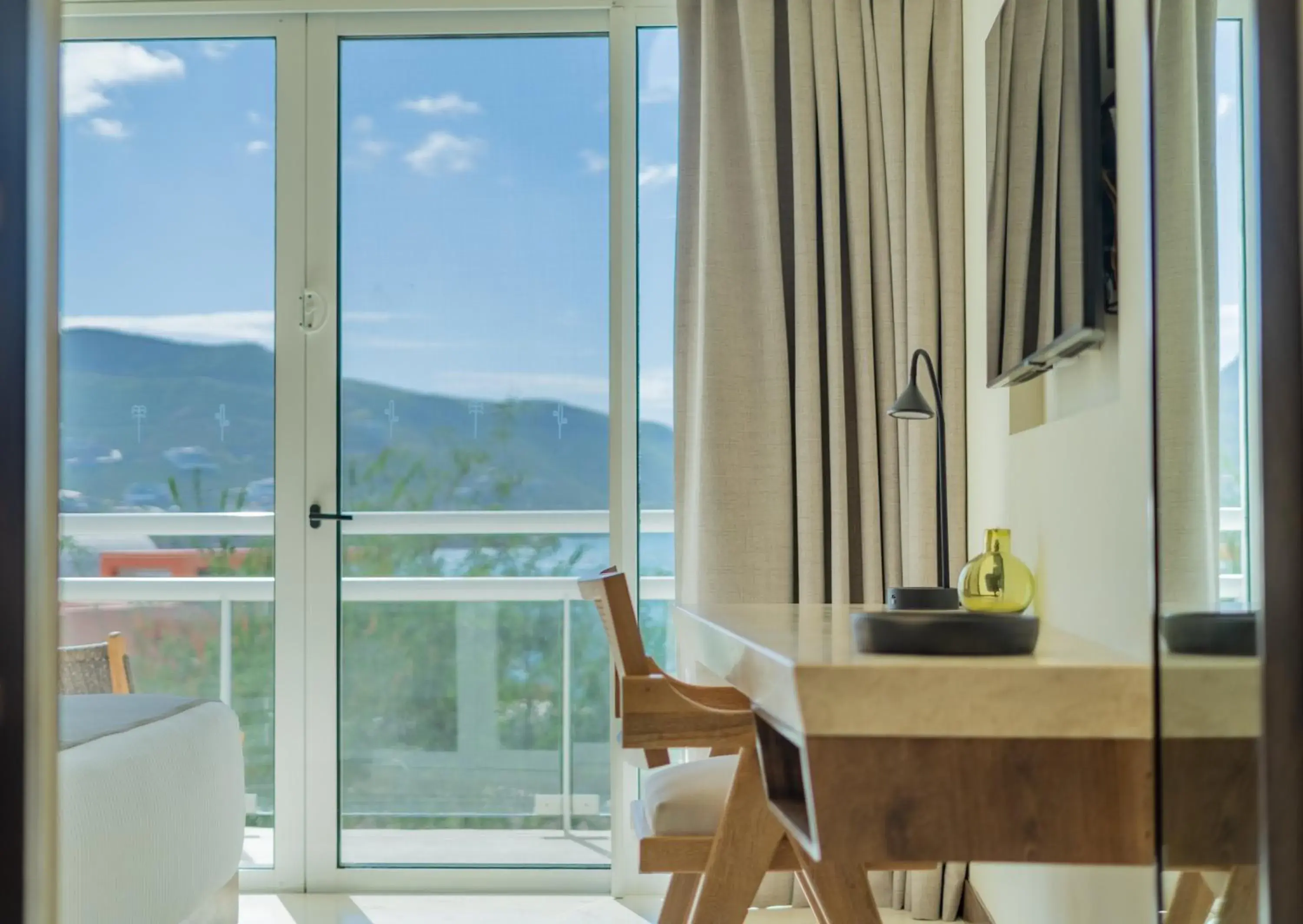 King Room with Side Sea View - Non-Smoking in Hotel Indigo La Paz Puerta Cortes by IHG King Room with Side Sea View - Non-Smoking in Hotel Indigo La Paz Puerta Cortes by IHG