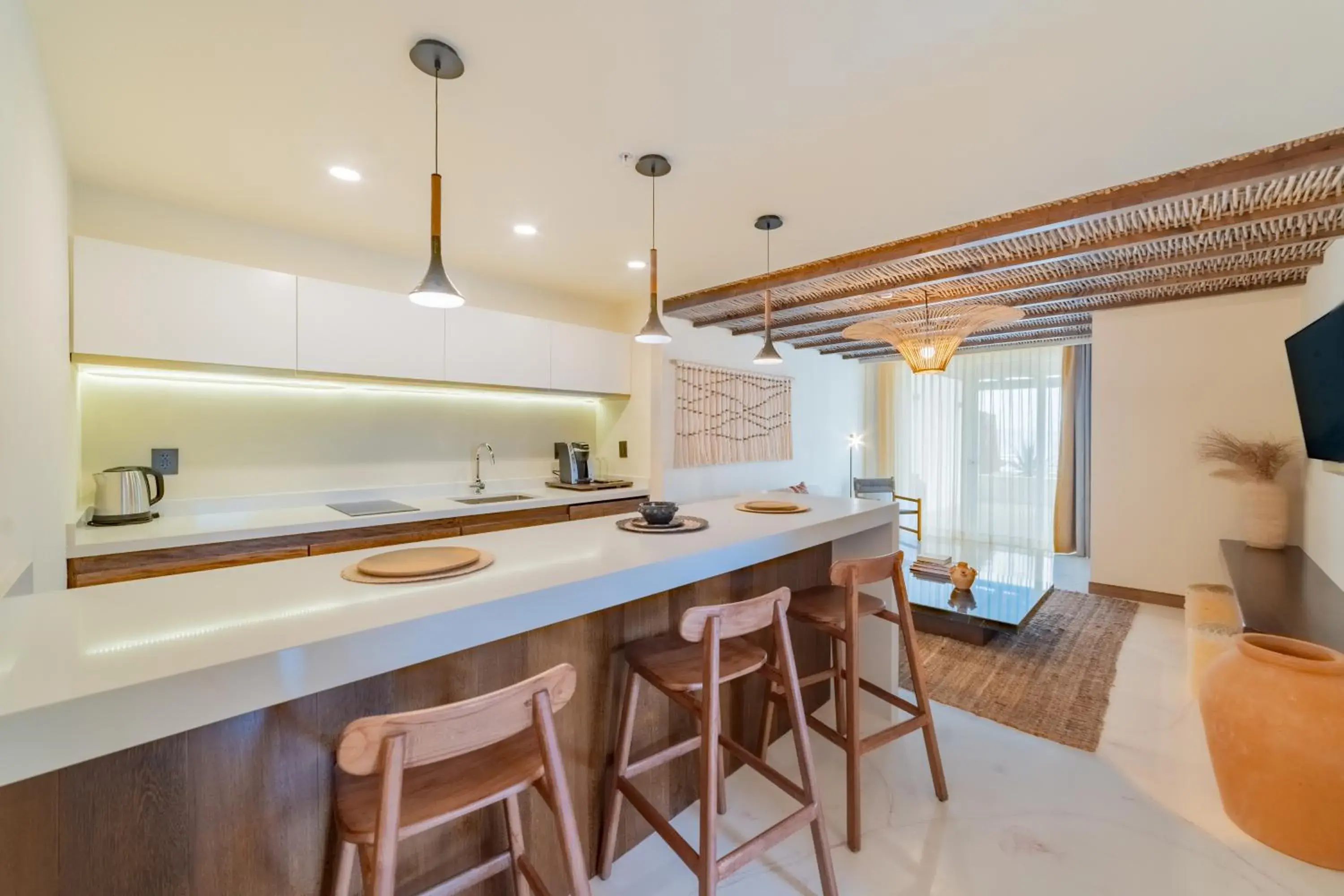 One-Bedroom Queen Suite in Hotel Indigo La Paz Puerta Cortes by IHG One-Bedroom Queen Suite in Hotel Indigo La Paz Puerta Cortes by IHG