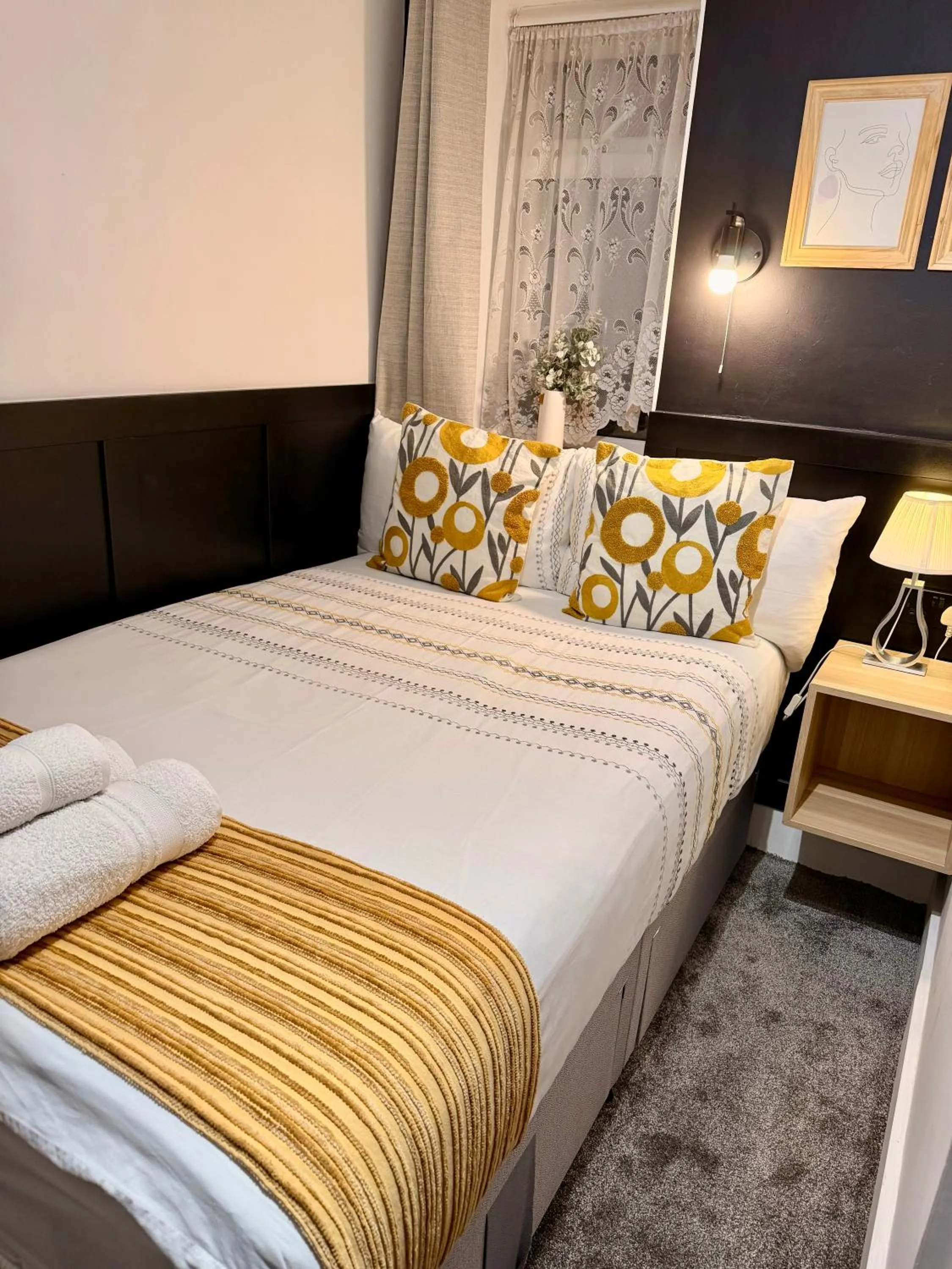 Bed in Trinity House Hotel