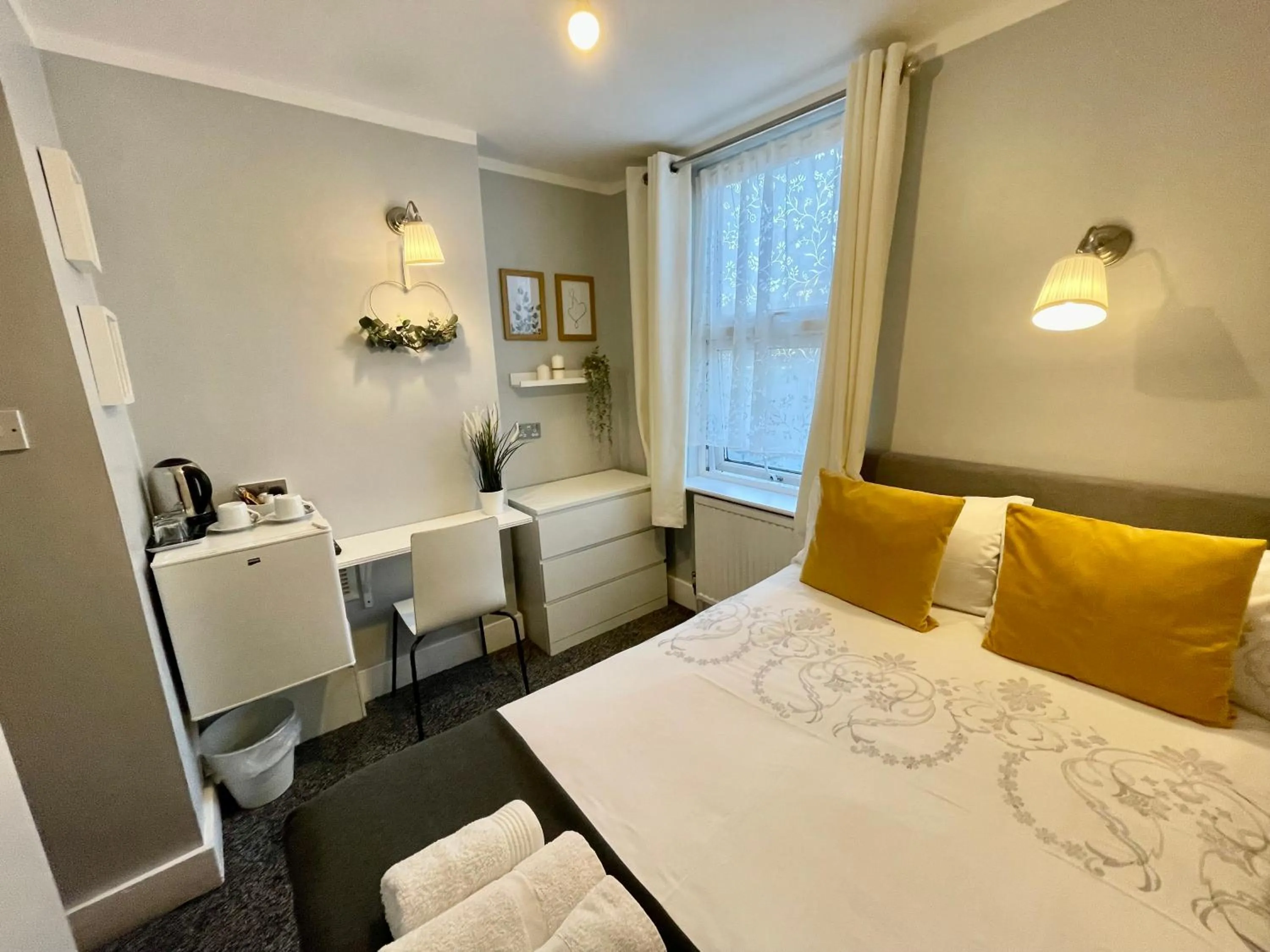 Bed in Trinity House Hotel