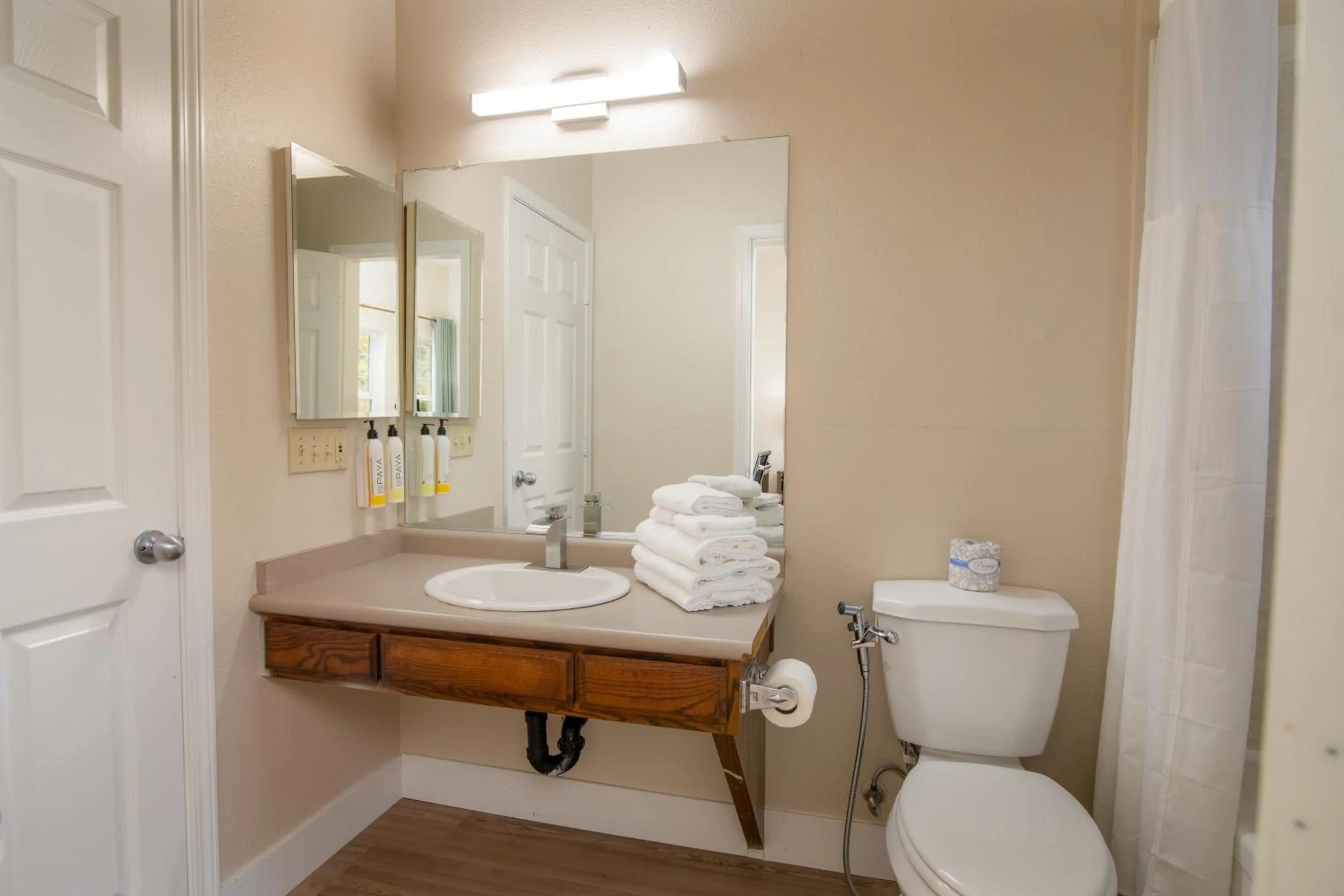 Bathroom in Westhaven Inn Pollock Pines Camino