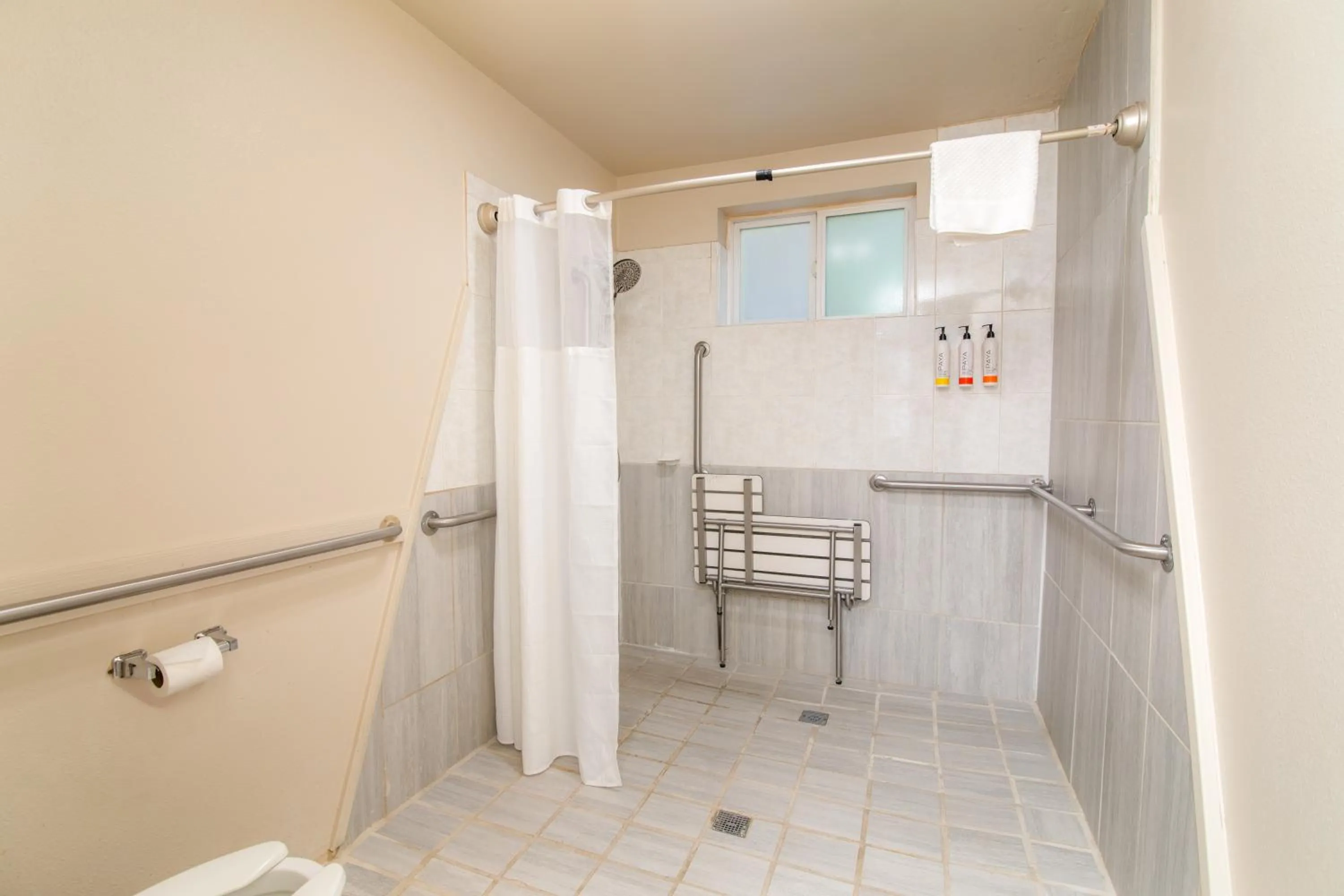 Shower in Westhaven Inn Pollock Pines Camino