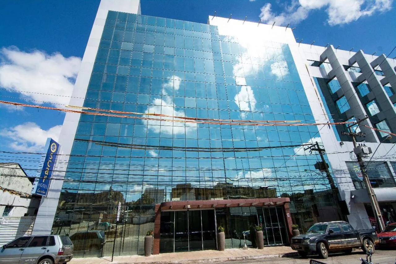 Property building in Oscar Hotel Executive