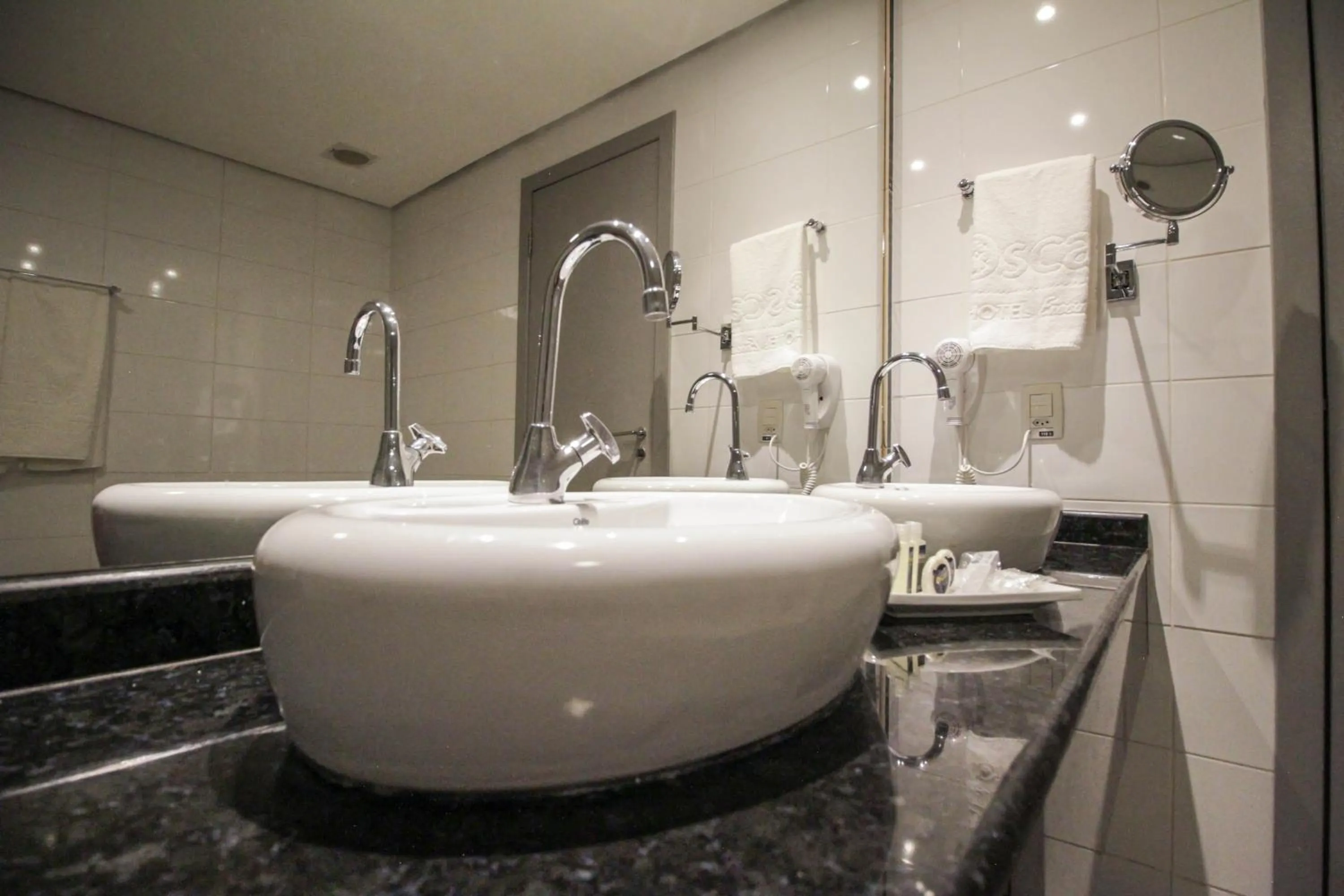 Bathroom in Oscar Hotel Executive