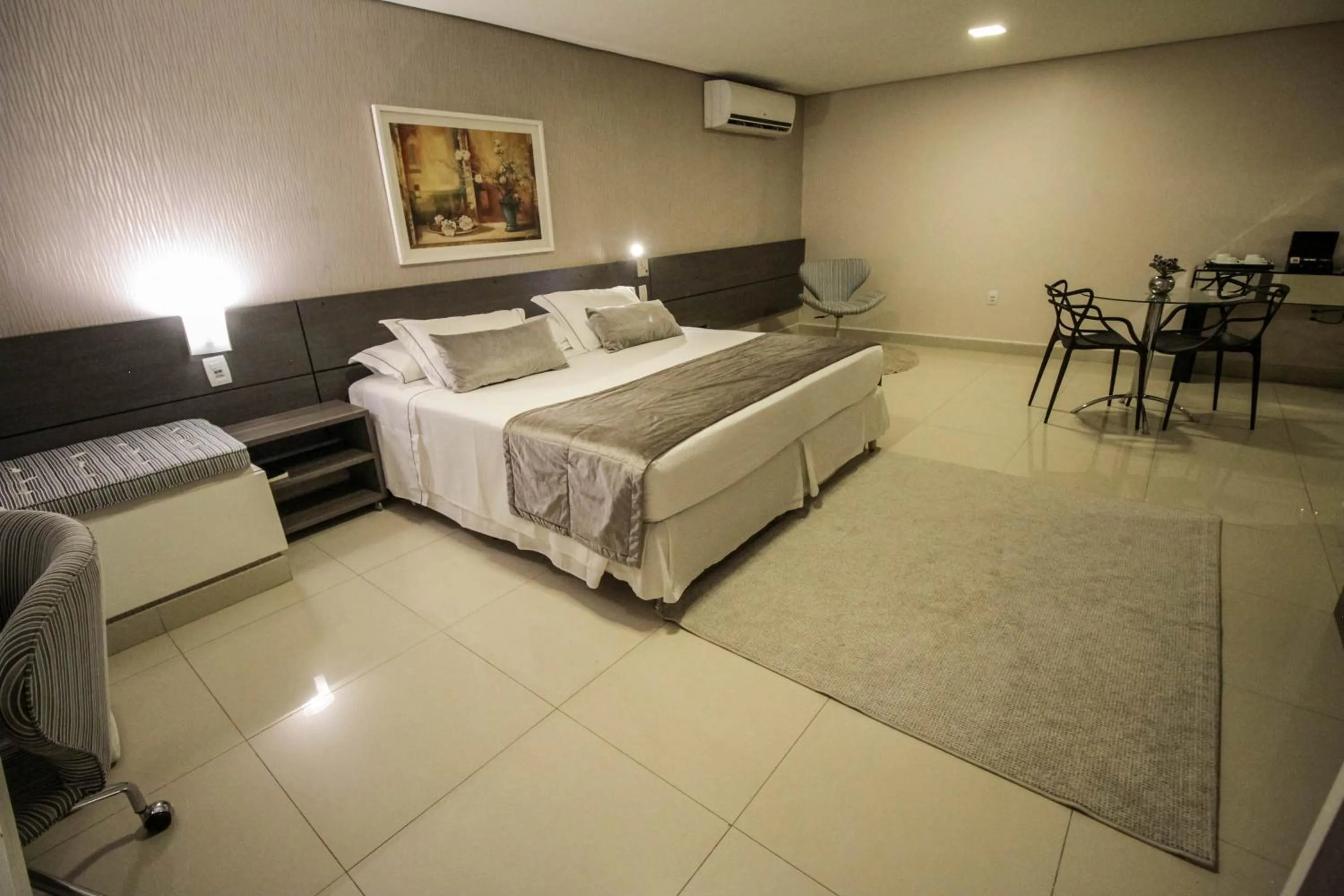 Bedroom, Bed in Oscar Hotel Executive