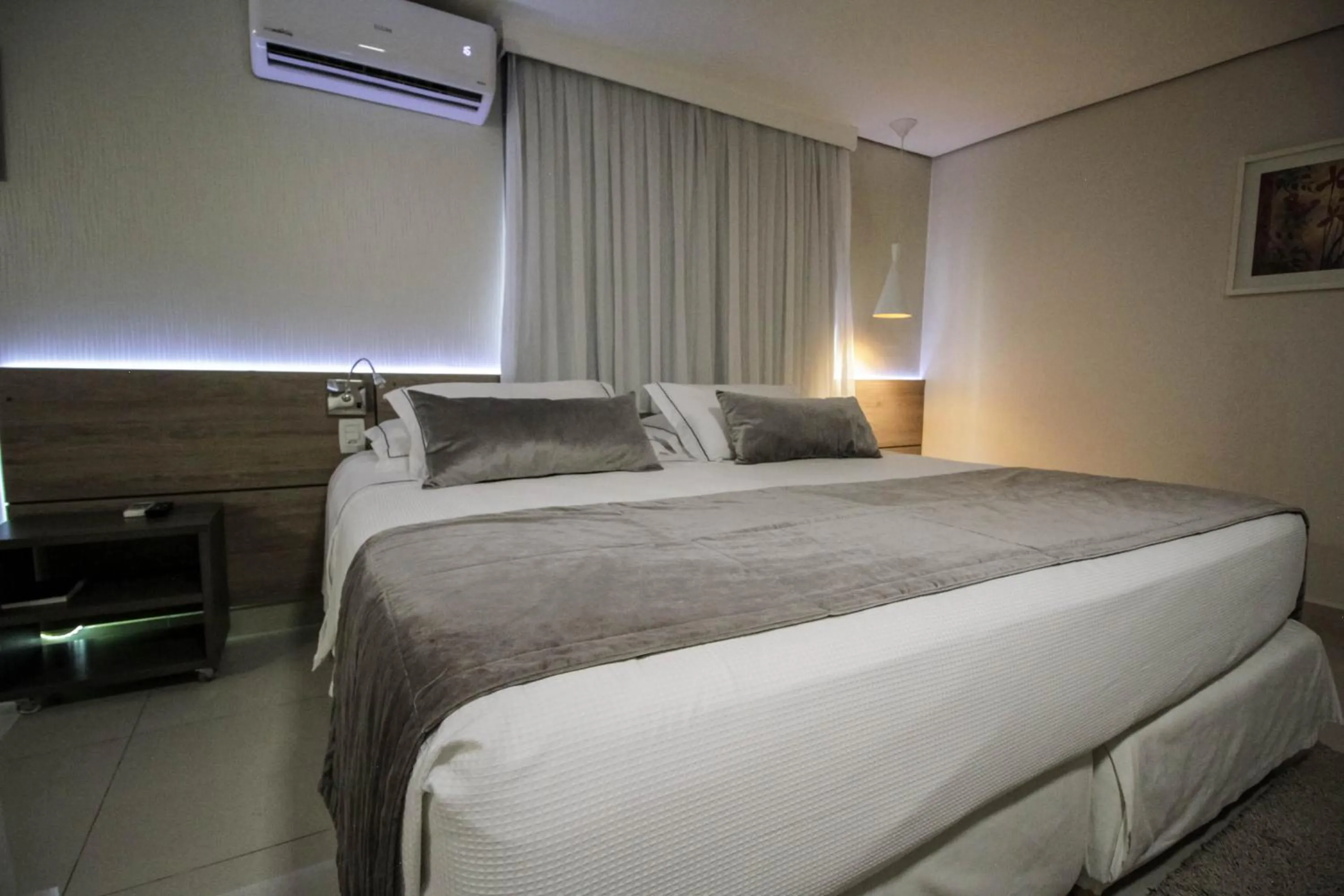 Bed in Oscar Hotel Executive