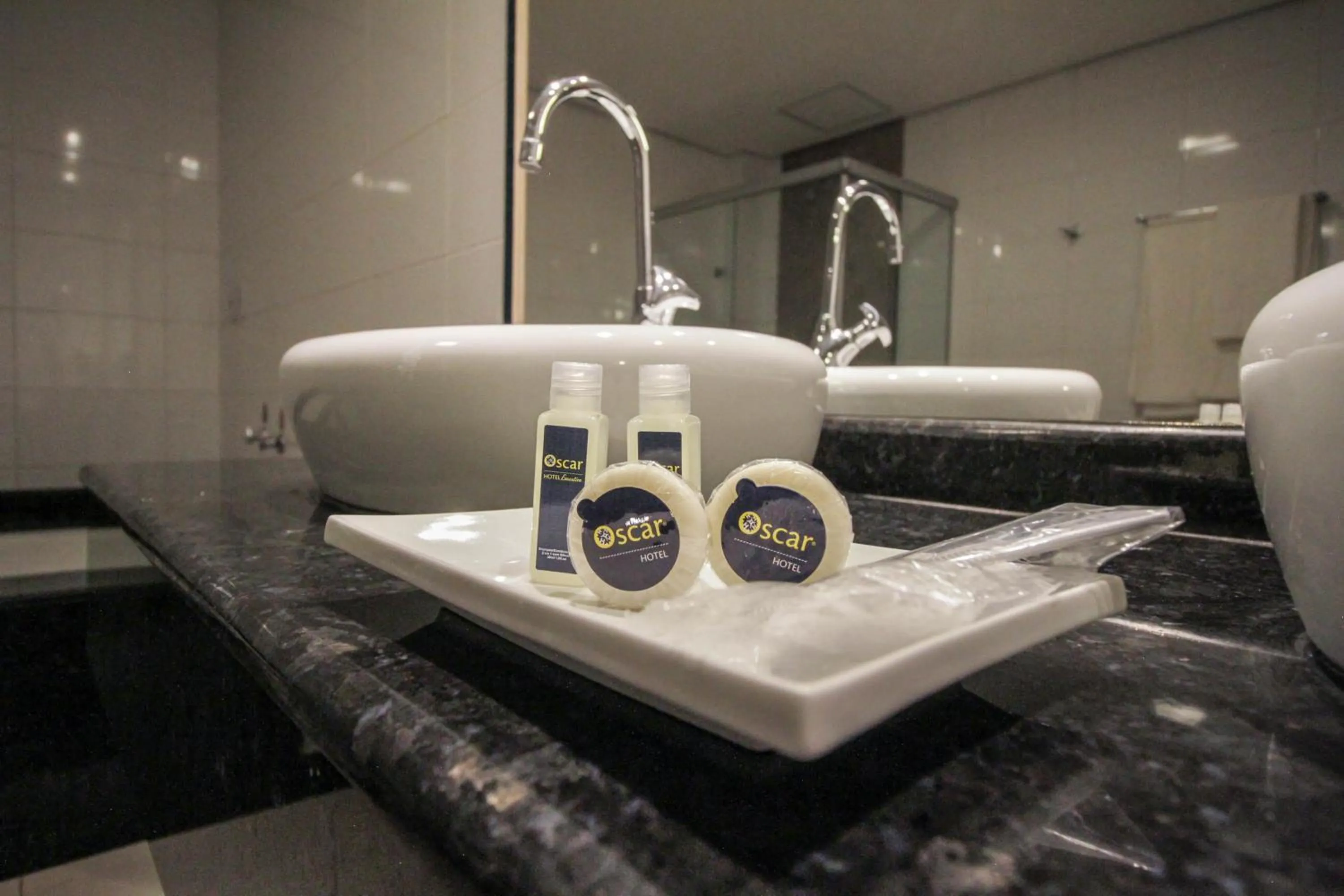 Bathroom in Oscar Hotel Executive