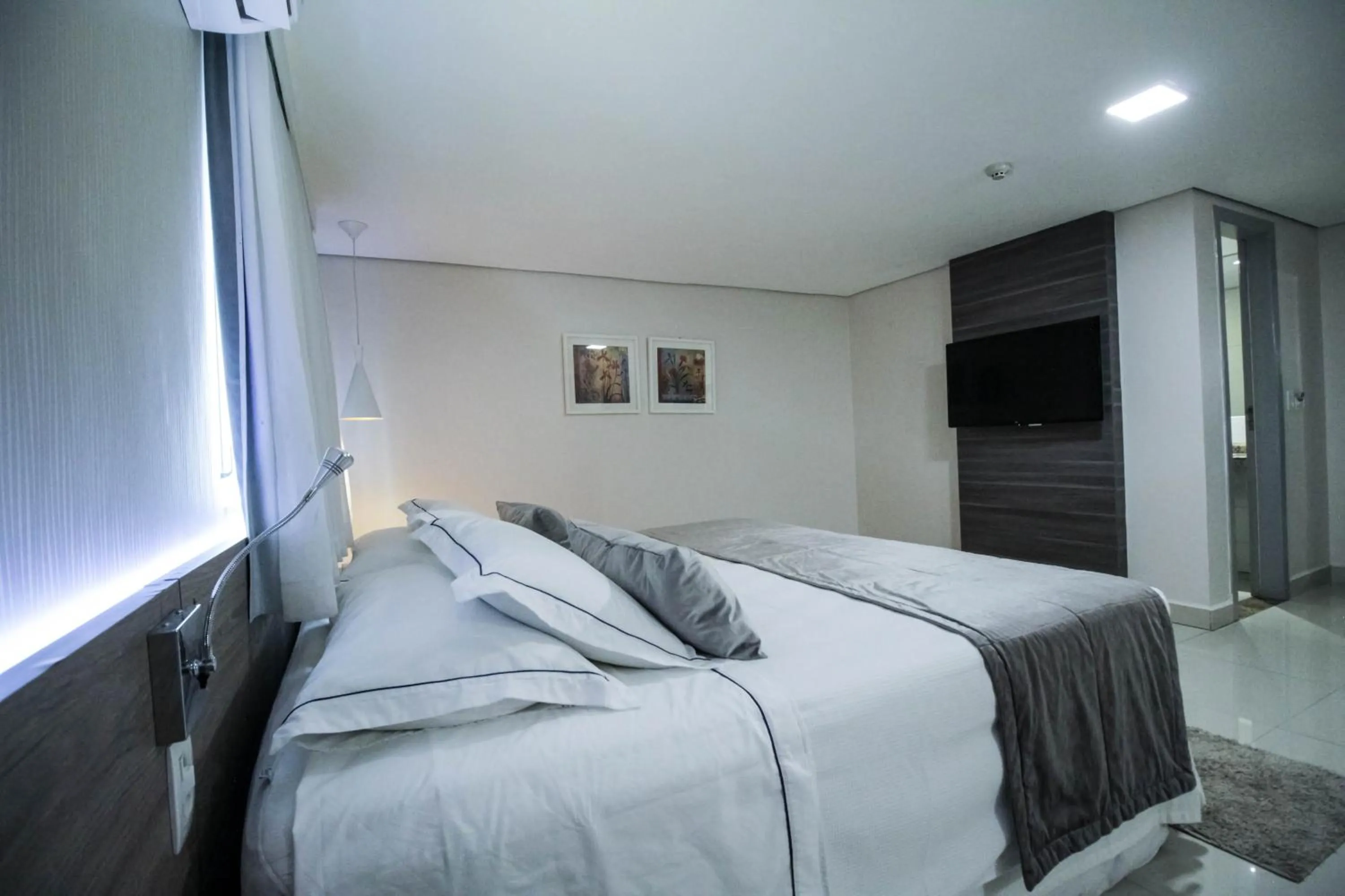 Photo of the whole room, Bed in Oscar Hotel Executive