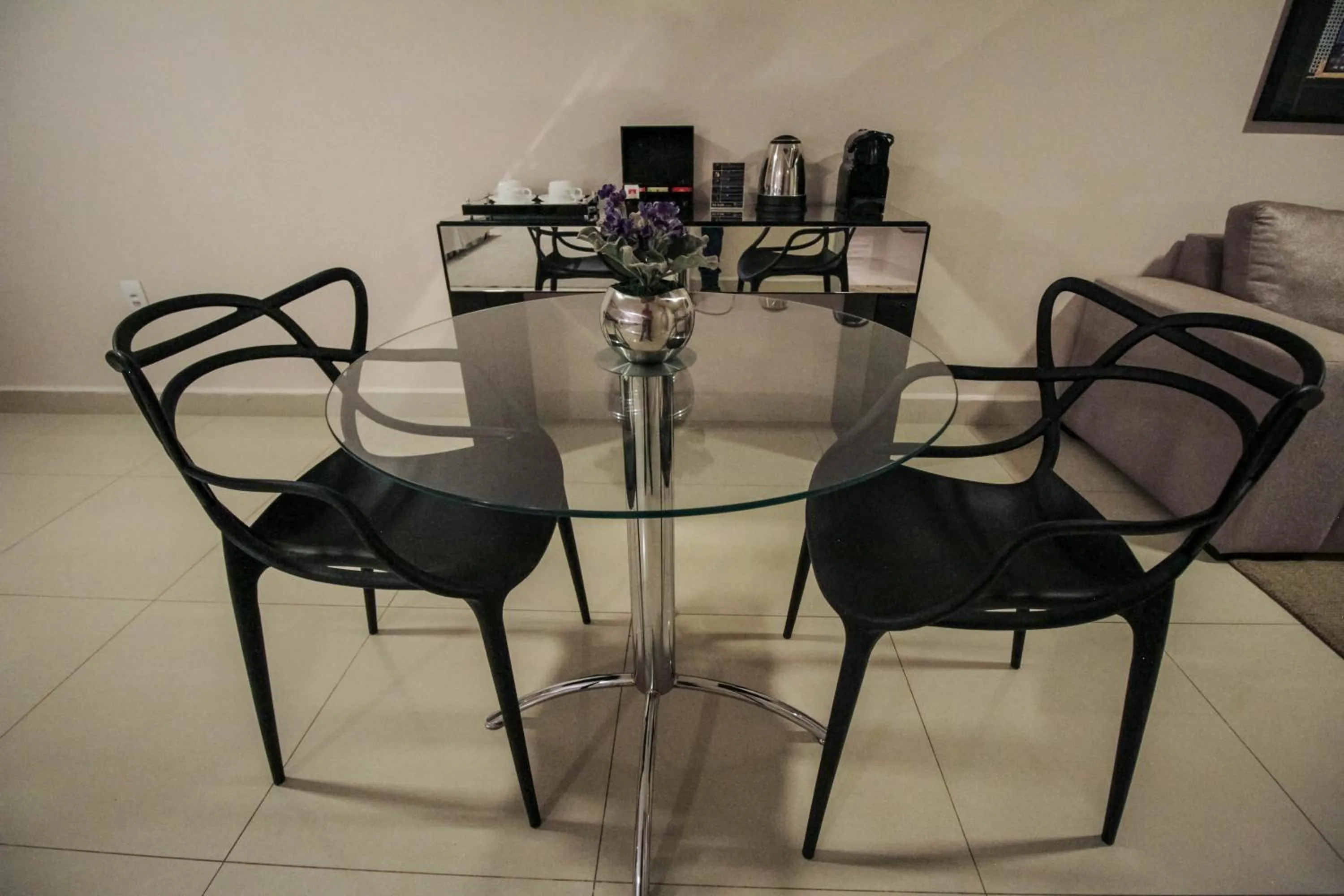 Seating area in Oscar Hotel Executive