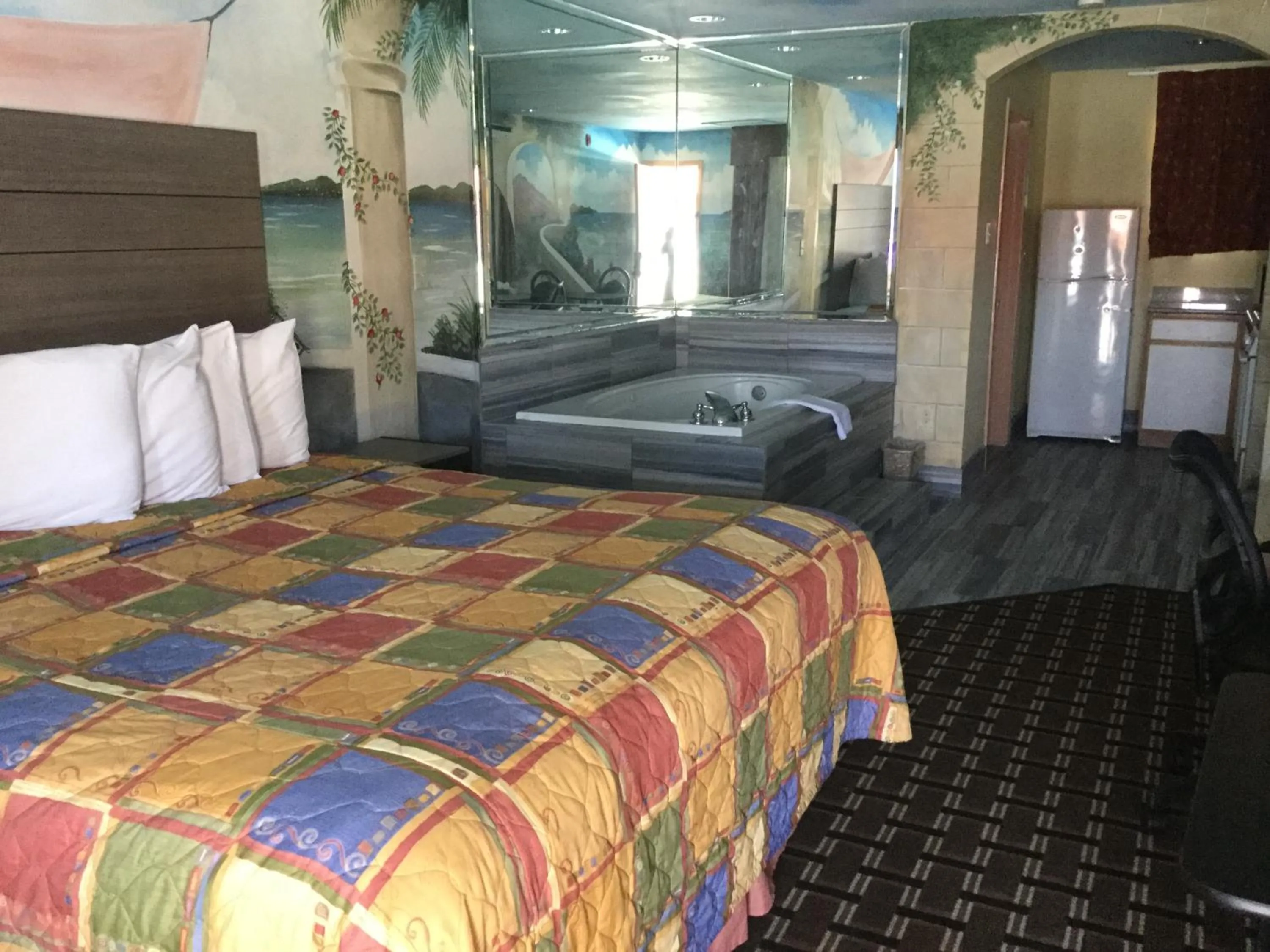 Bed in Luxury Inn and Suites Seaworld