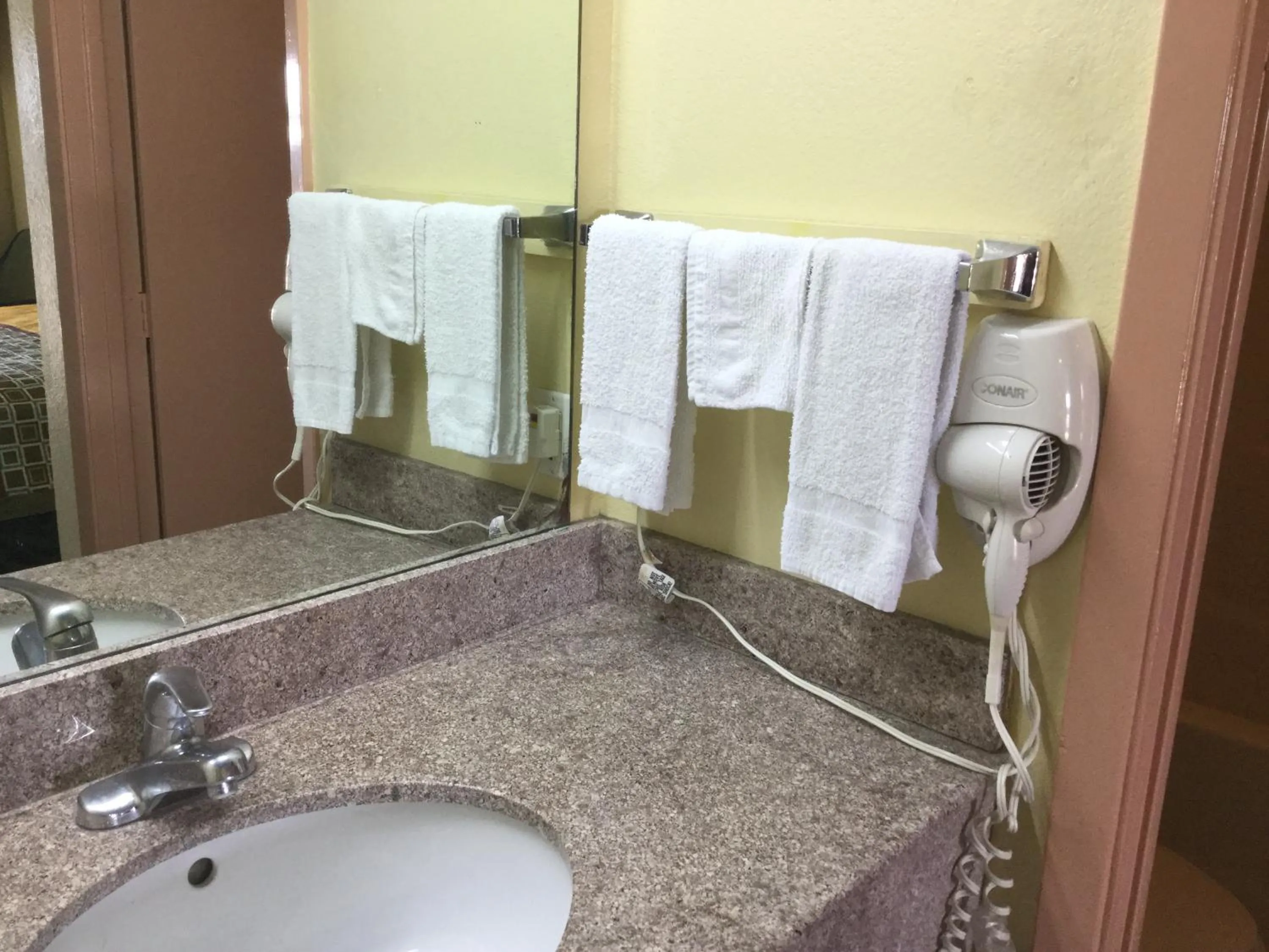 Luxury Inn and Suites Seaworld