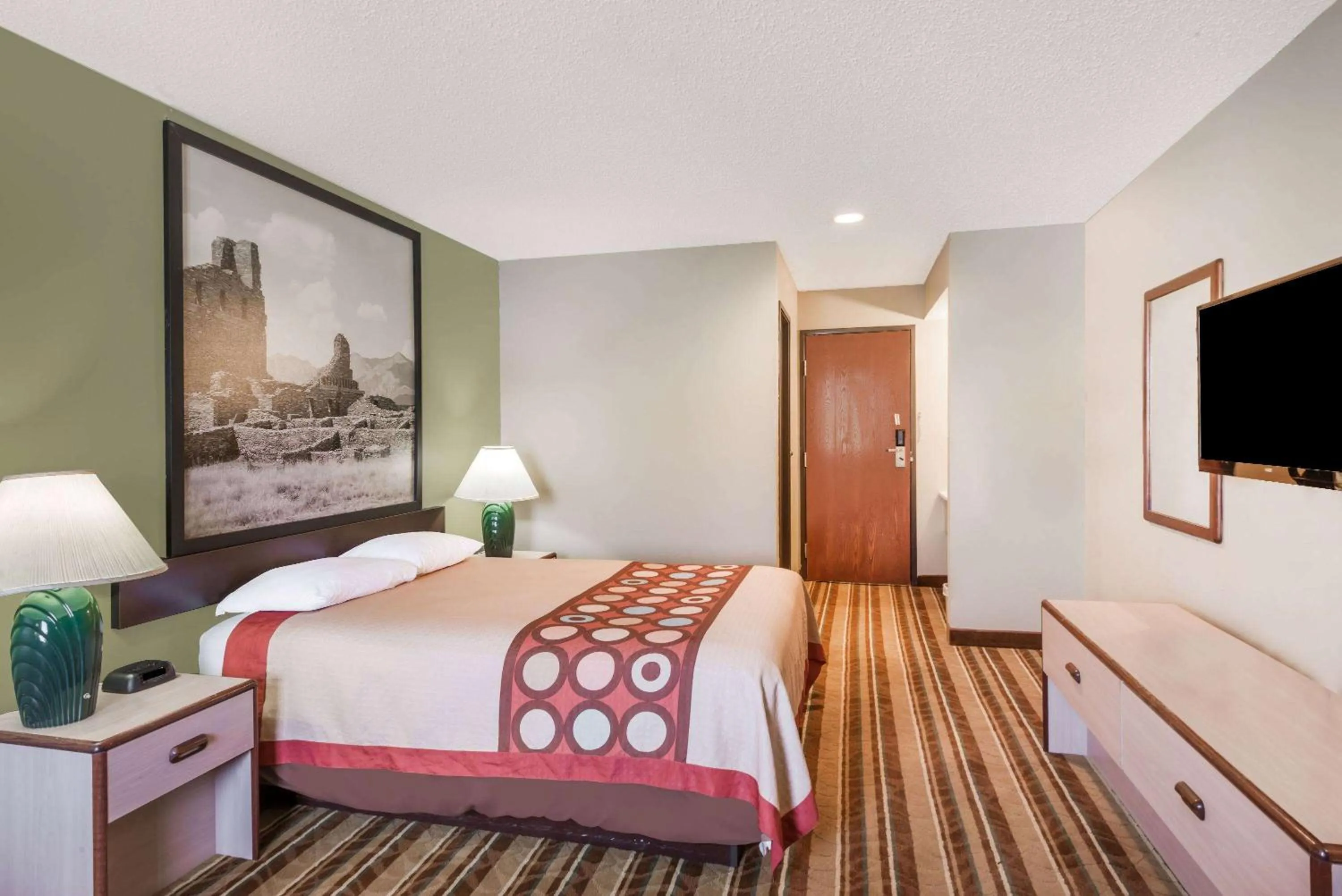 Photo of the whole room, Bed in Super 8 by Wyndham Socorro