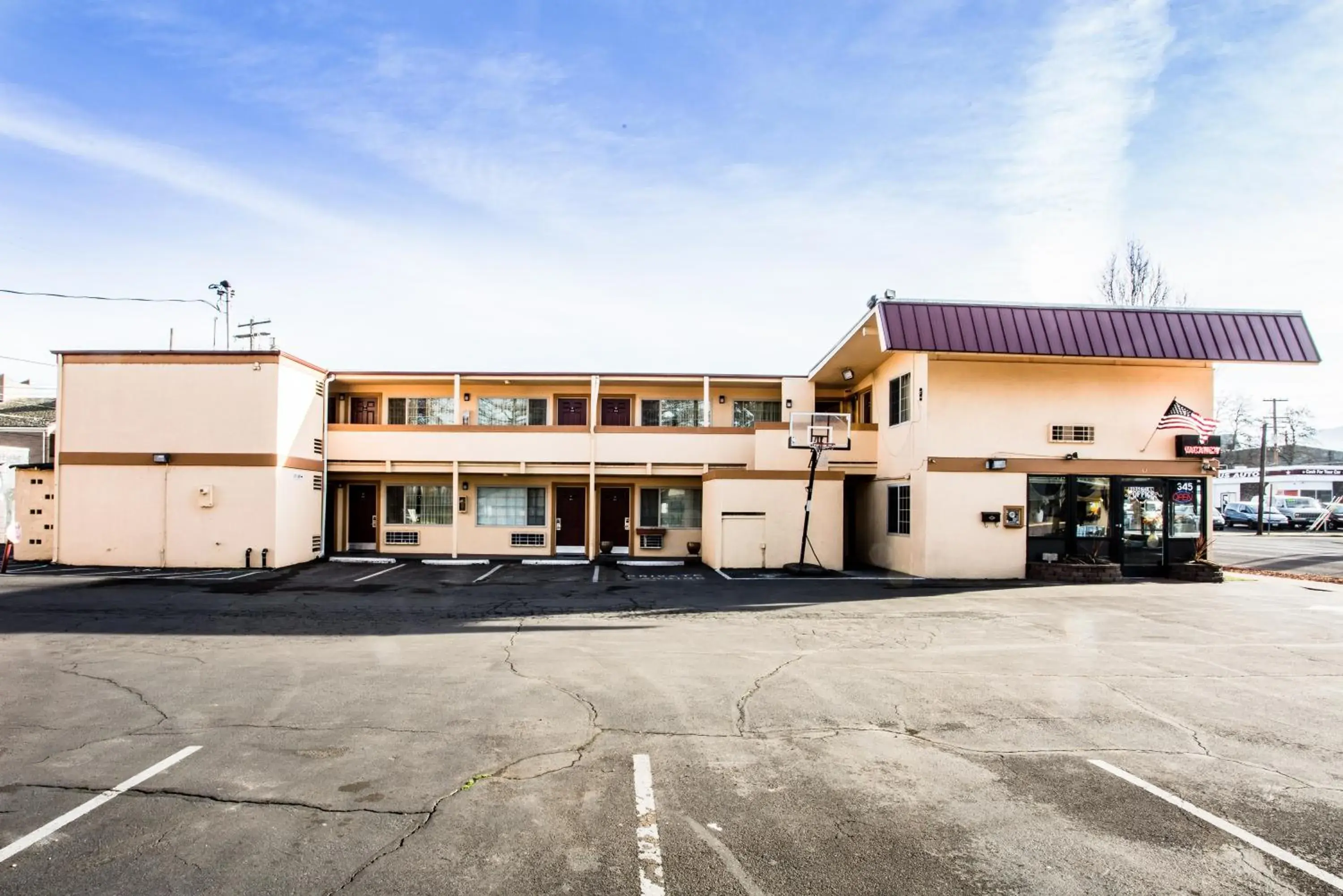 Property Building in Budget Inn of America