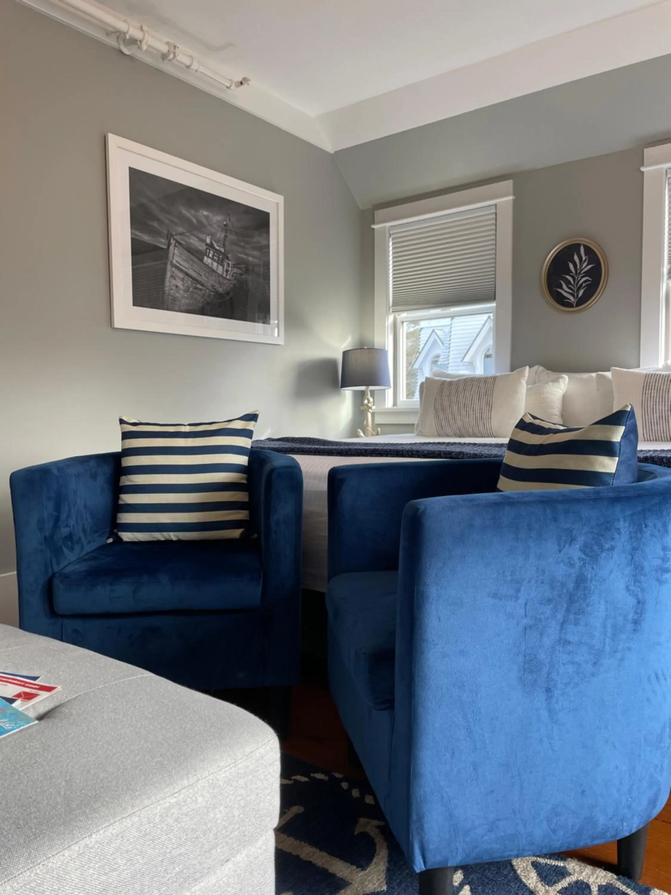 Seating area in White Sails Inn