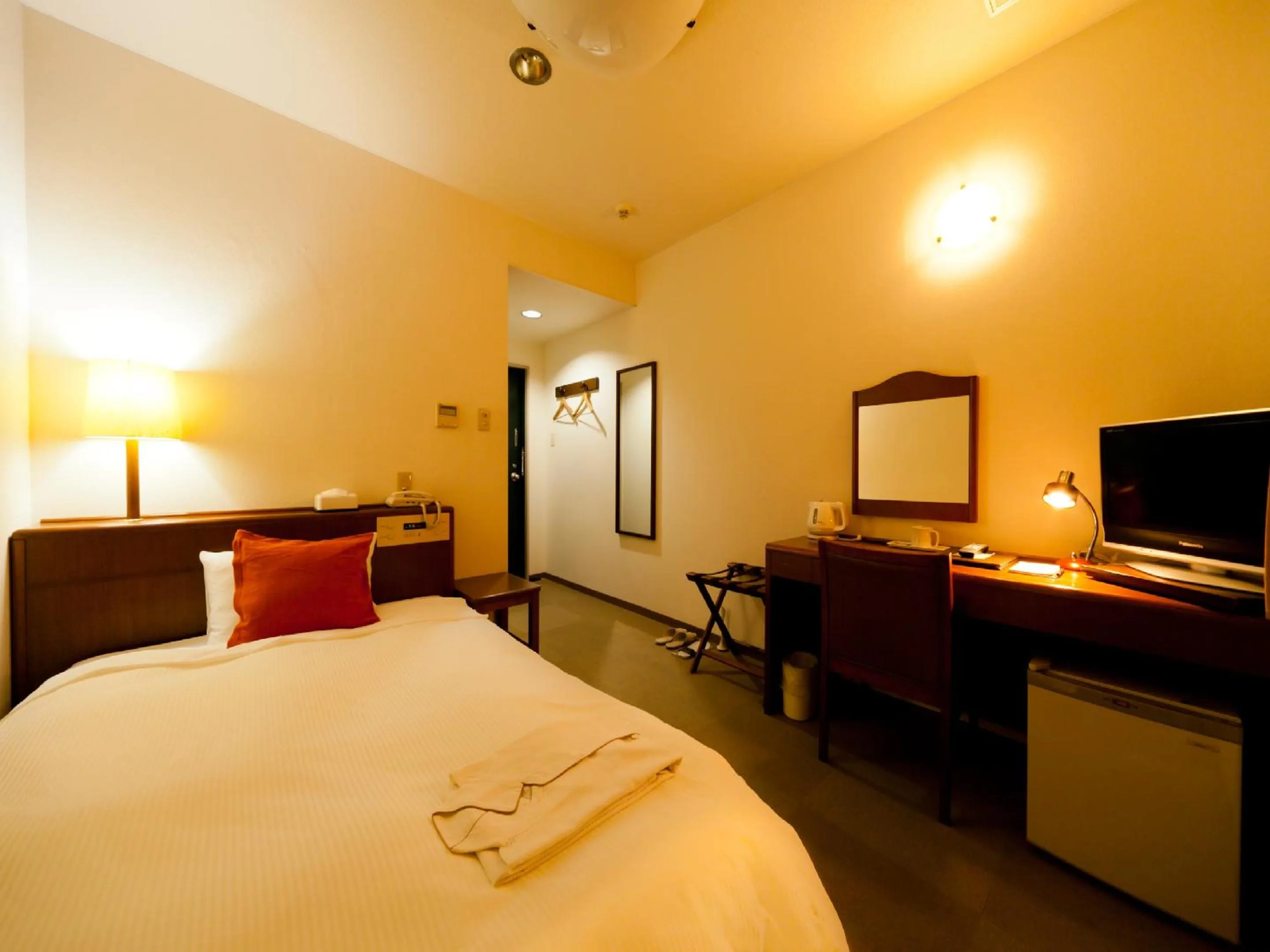 Photo of the whole room, Bed in Koga Central Hotel