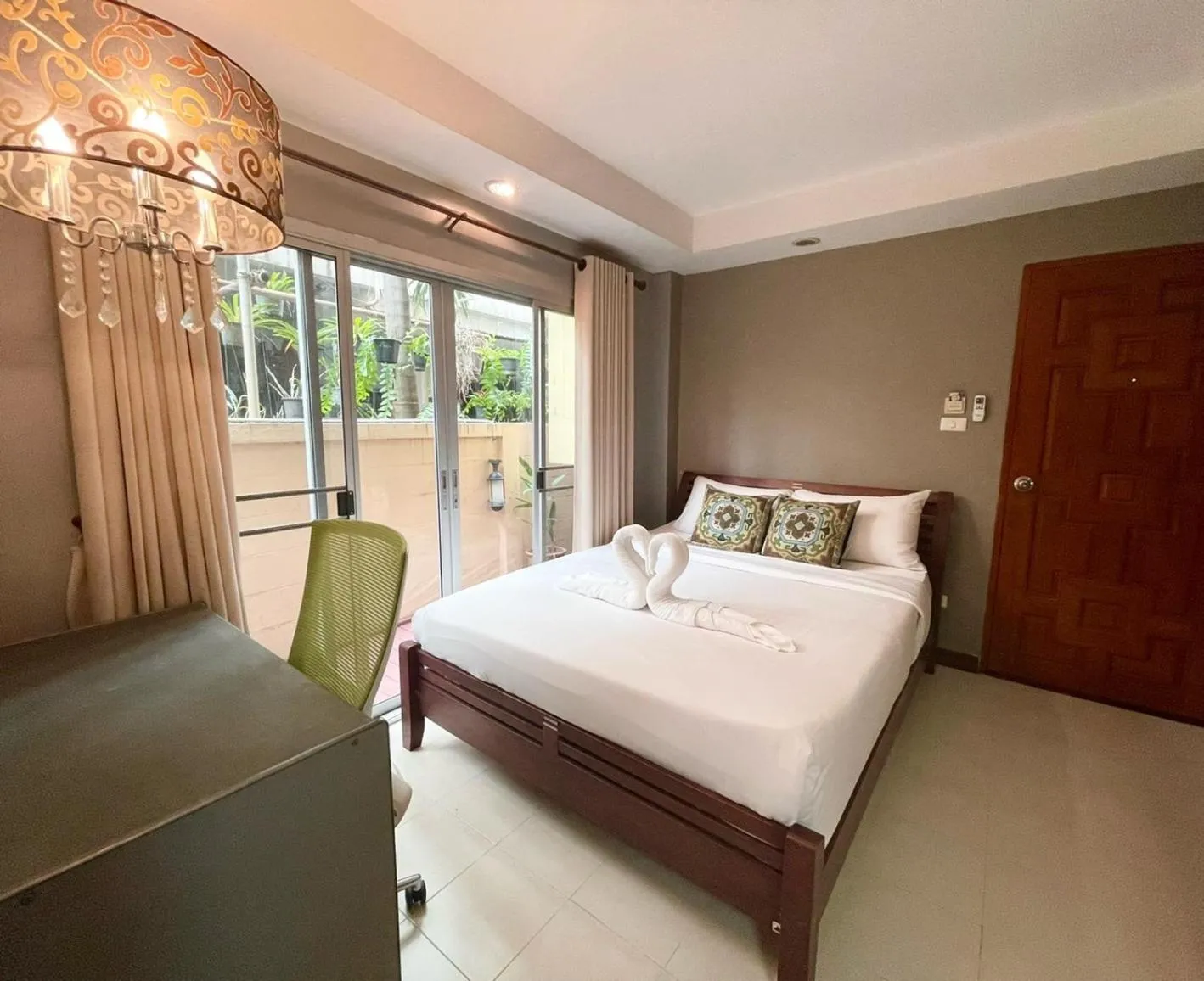 Double Room with Balcony in Hub53 Coliving Space