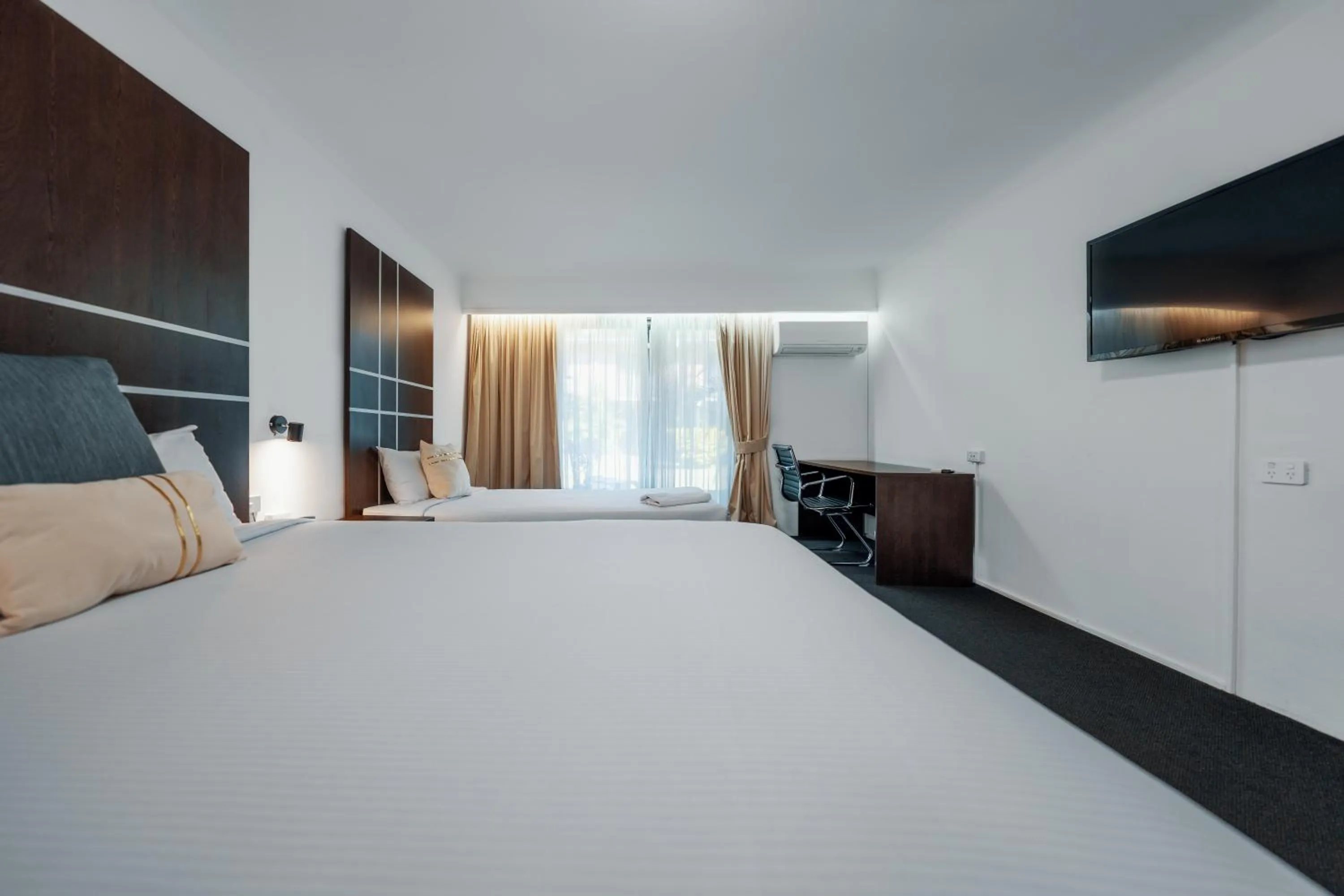 Bed in The Select Inn Gosford