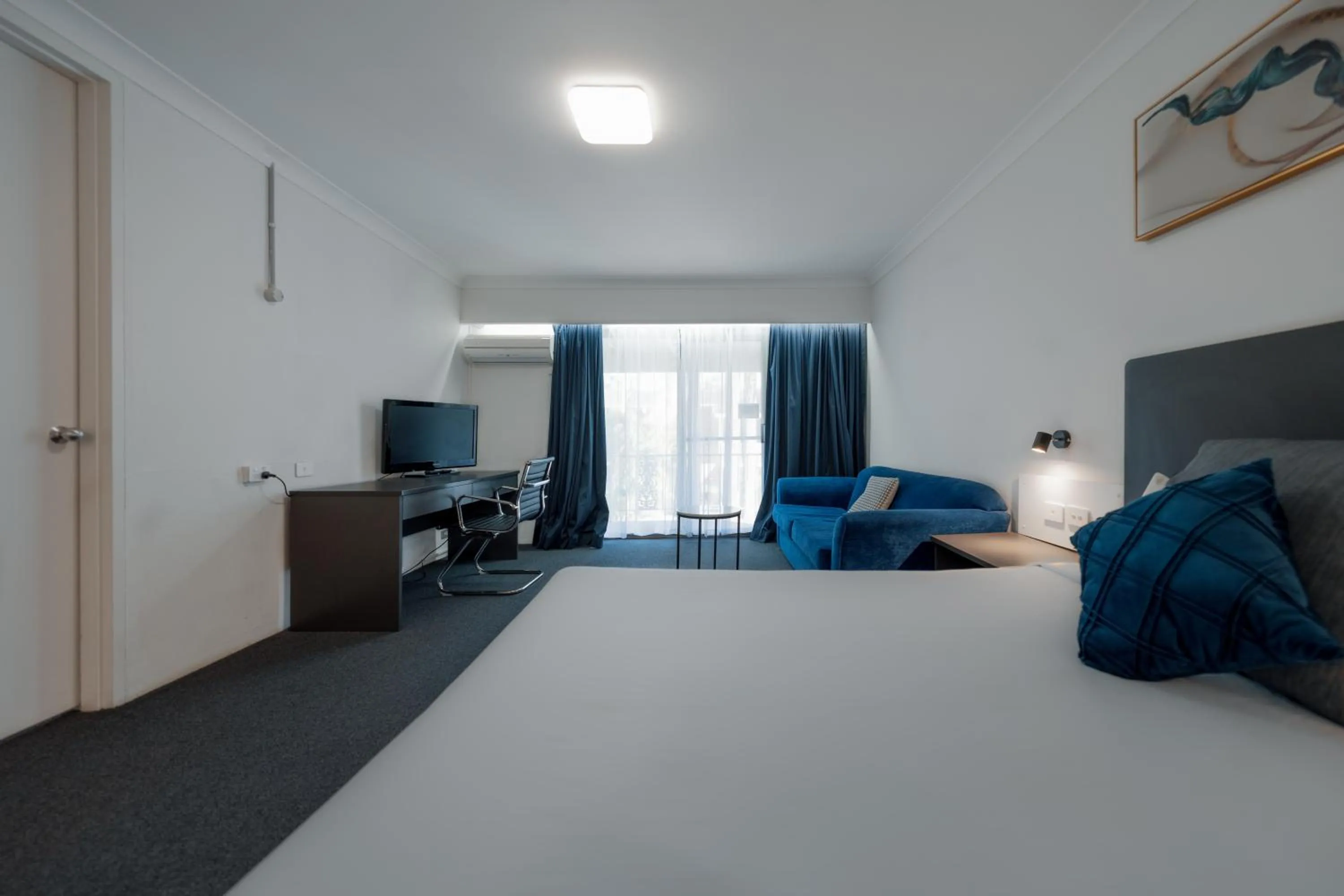 Bed in The Select Inn Gosford