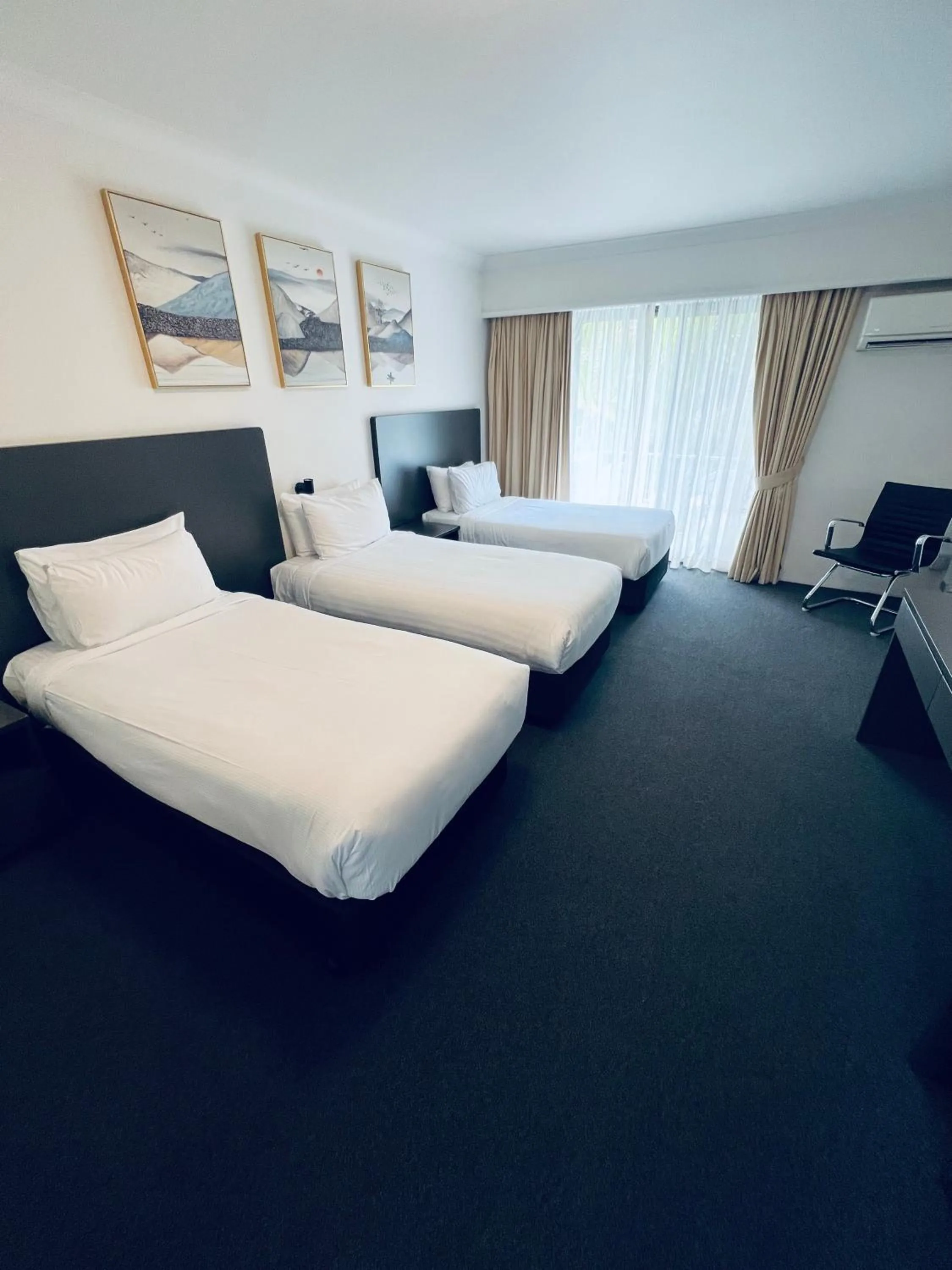 Bed in The Select Inn Gosford