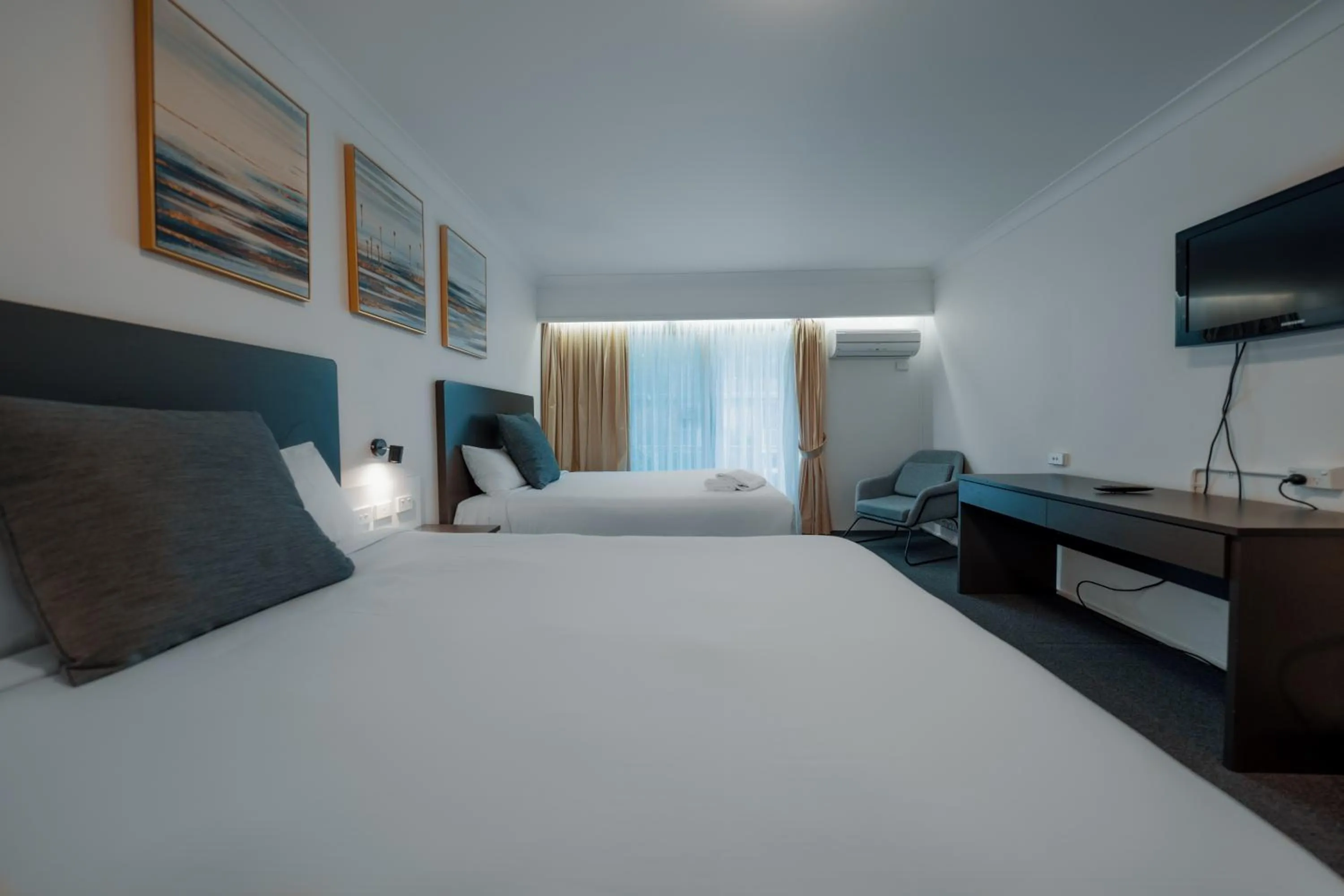 Bed in The Select Inn Gosford