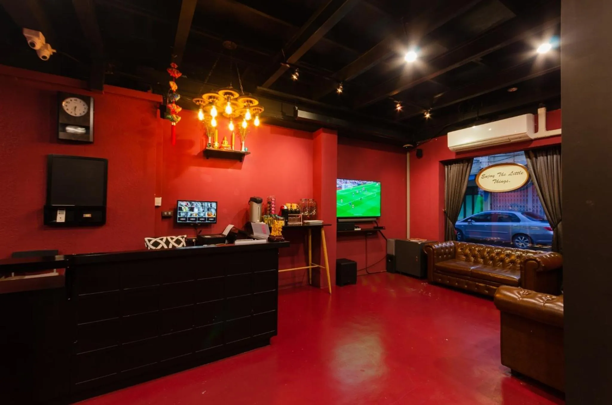 Communal lounge/ TV room in Tian Tian Hostel