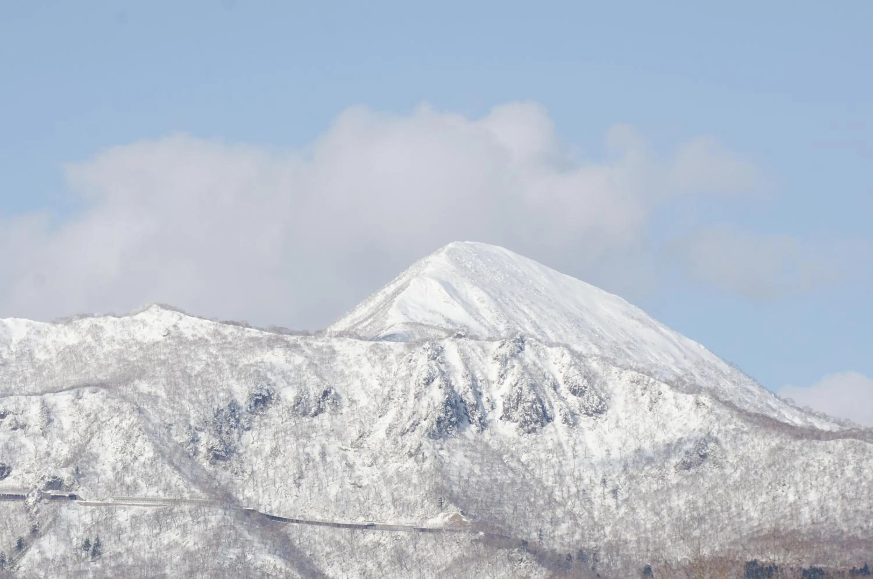 Mountain view in Noboribetsu Guest House AKA & AO